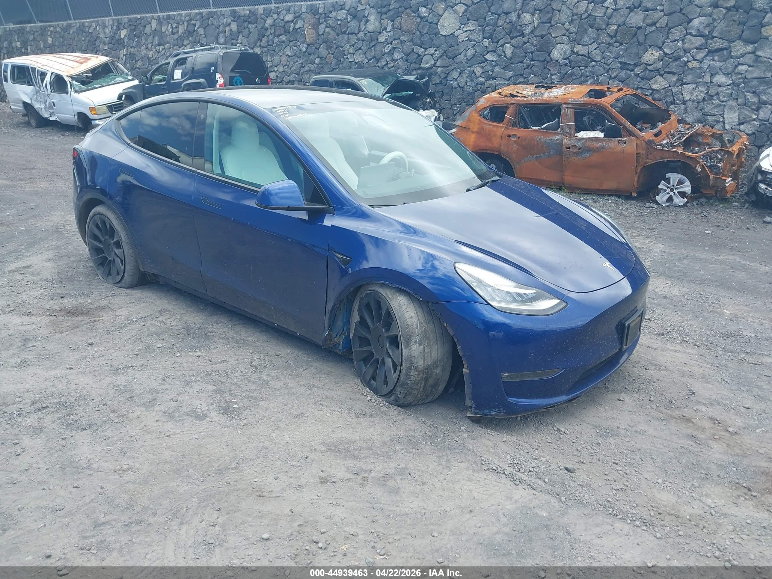 2021 Tesla Model Y Long Range, VIN 5YJYGDEE4MF198664 — Side