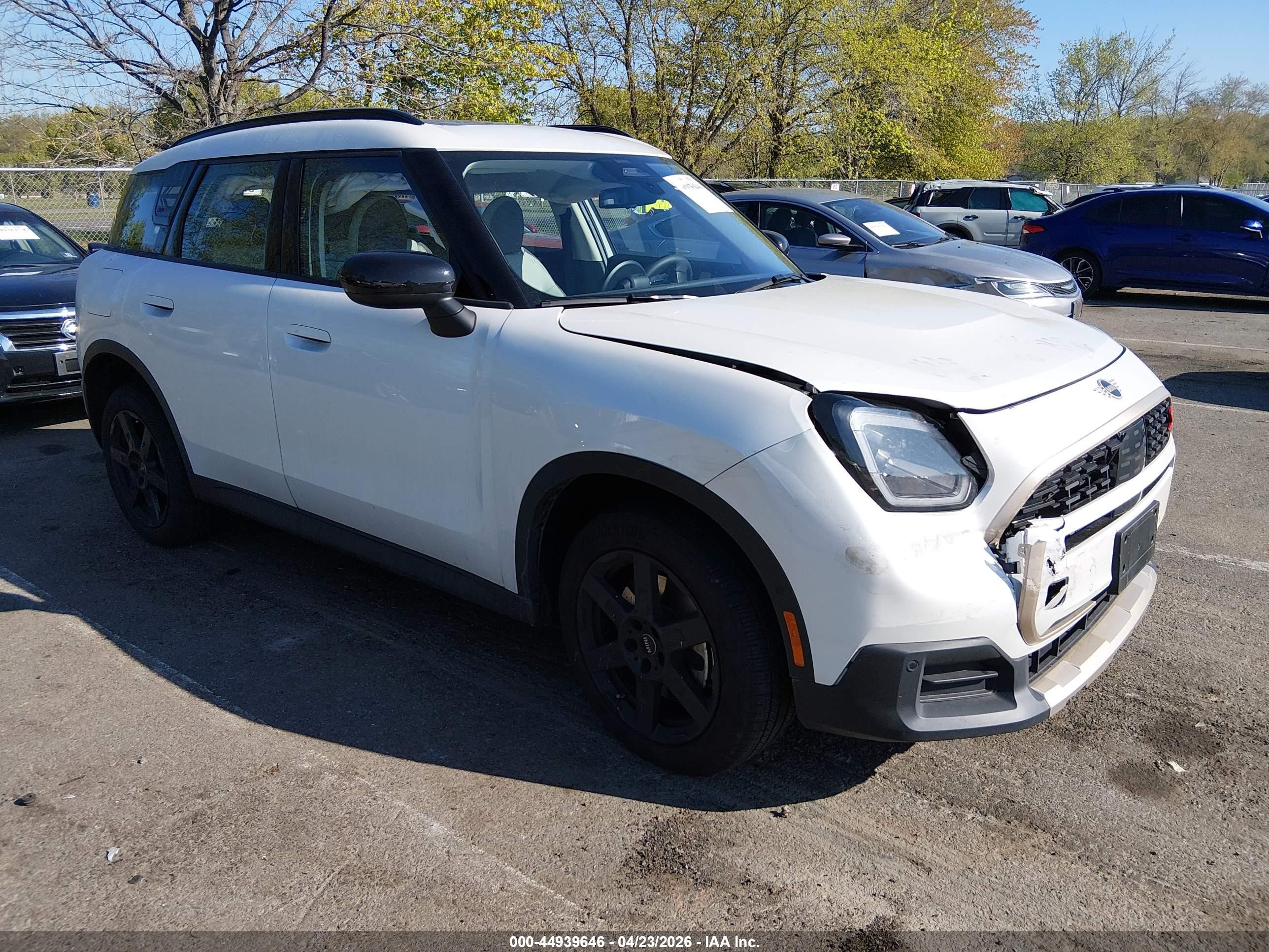 2025 MINI Countryman S, VIN WMZ23GA08S7R46204 — Front end
