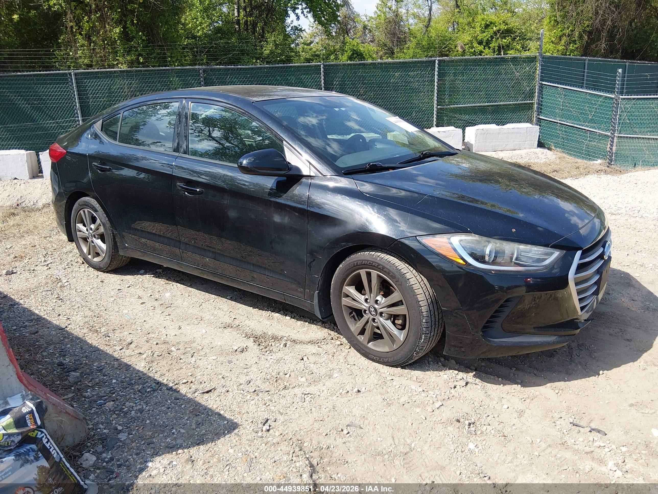 2018 Hyundai Elantra SEL, VIN 5NPD84LF5JH260772 — Normal wear