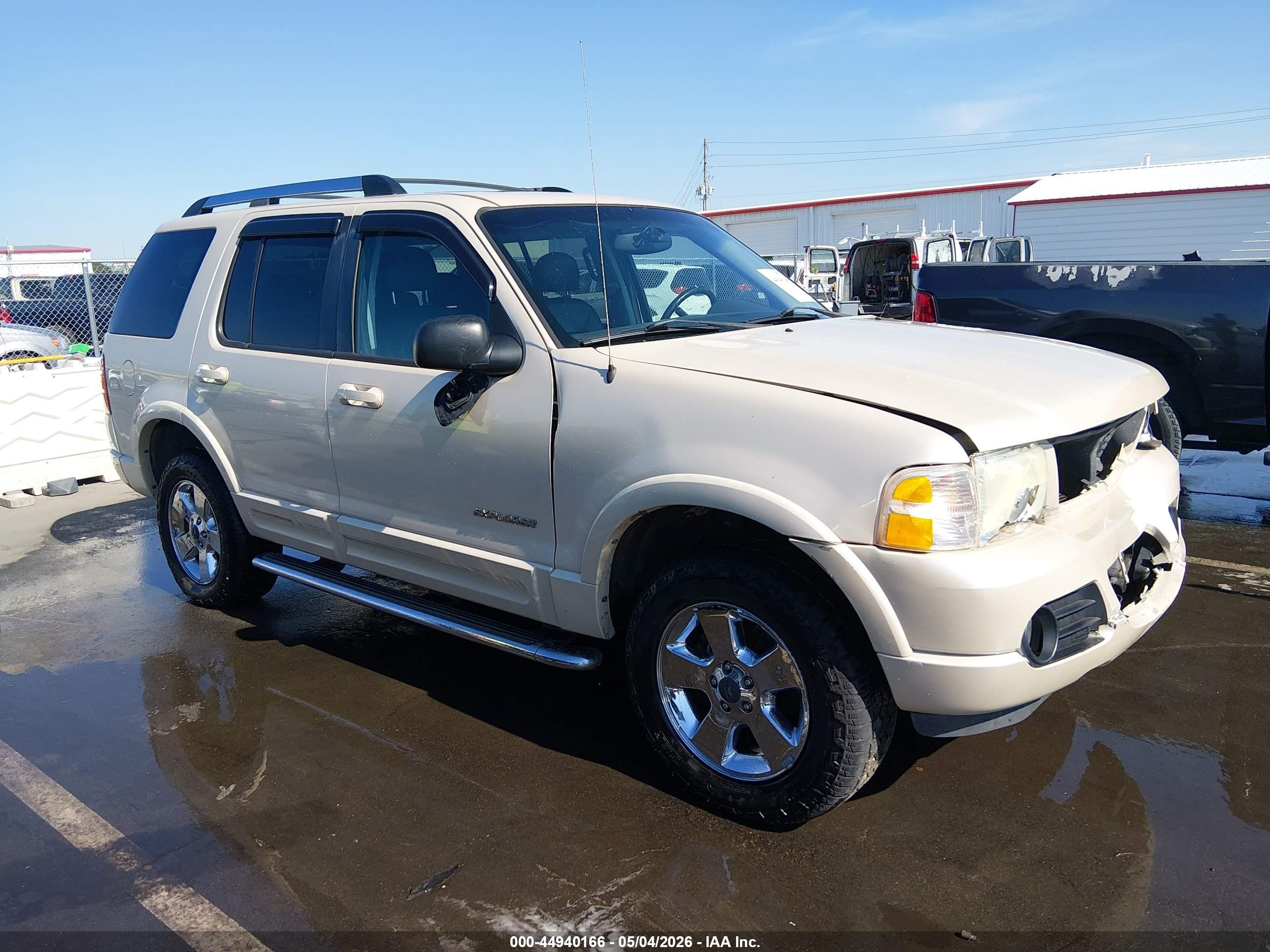 2005 Ford Explorer Limited, VIN 1FMDU75W15ZA44485 — Перед