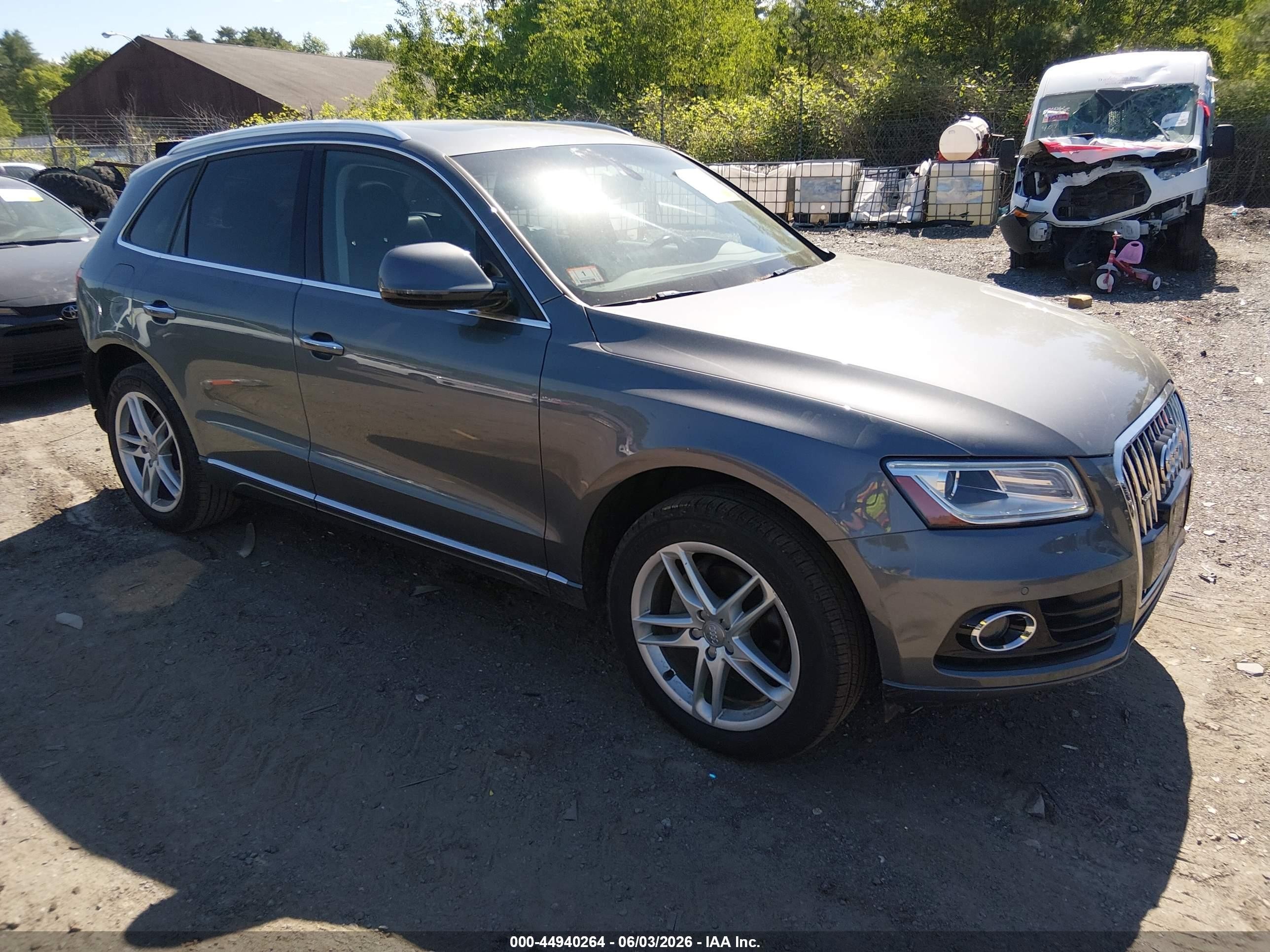 2016 Audi Q5 Premium Plus, VIN WA1L2AFP0GA070596 — Rear end
