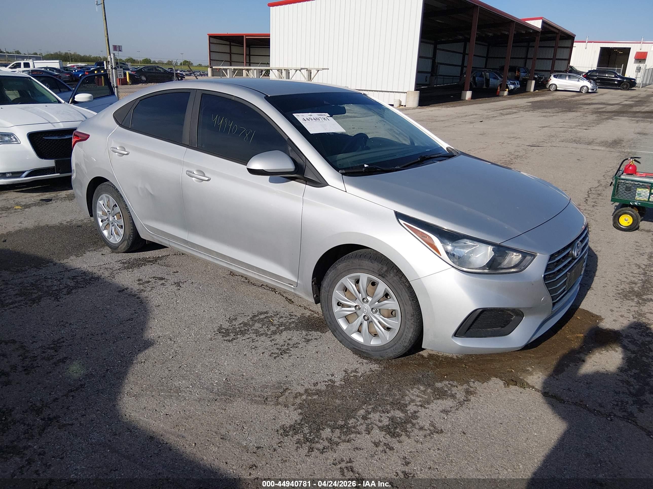 2020 Hyundai Accent SE, VIN 3KPC24A68LE108038 — Side
