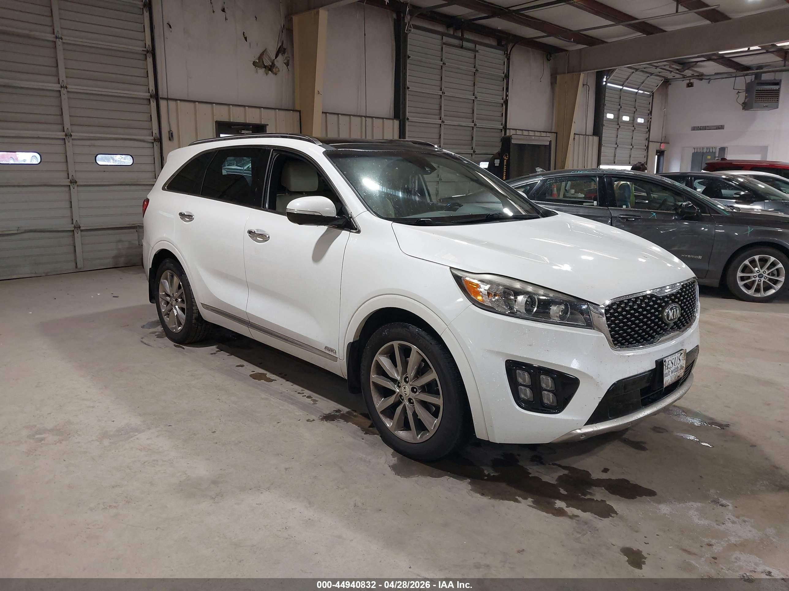 2017 Kia Sorento SX, VIN 5XYPKDA56HG239794 — Rear end