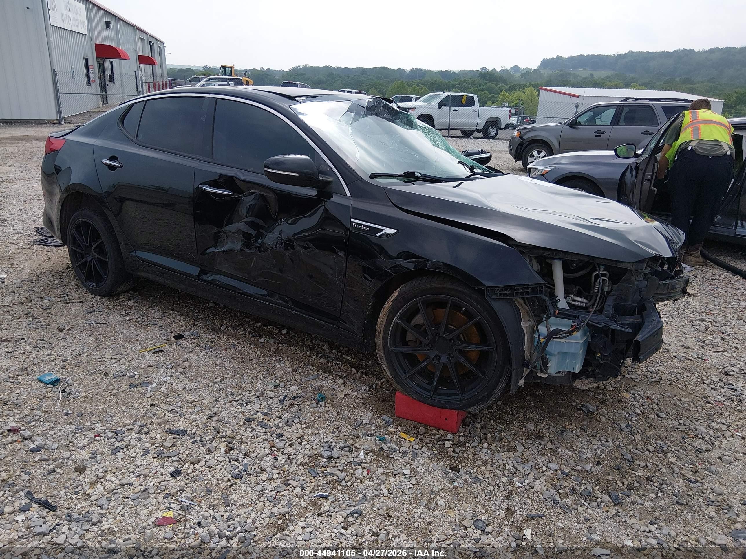 2014 Kia Optima SXL Turbo, VIN 5XXGR4A65EG266635 — Опрокидывание