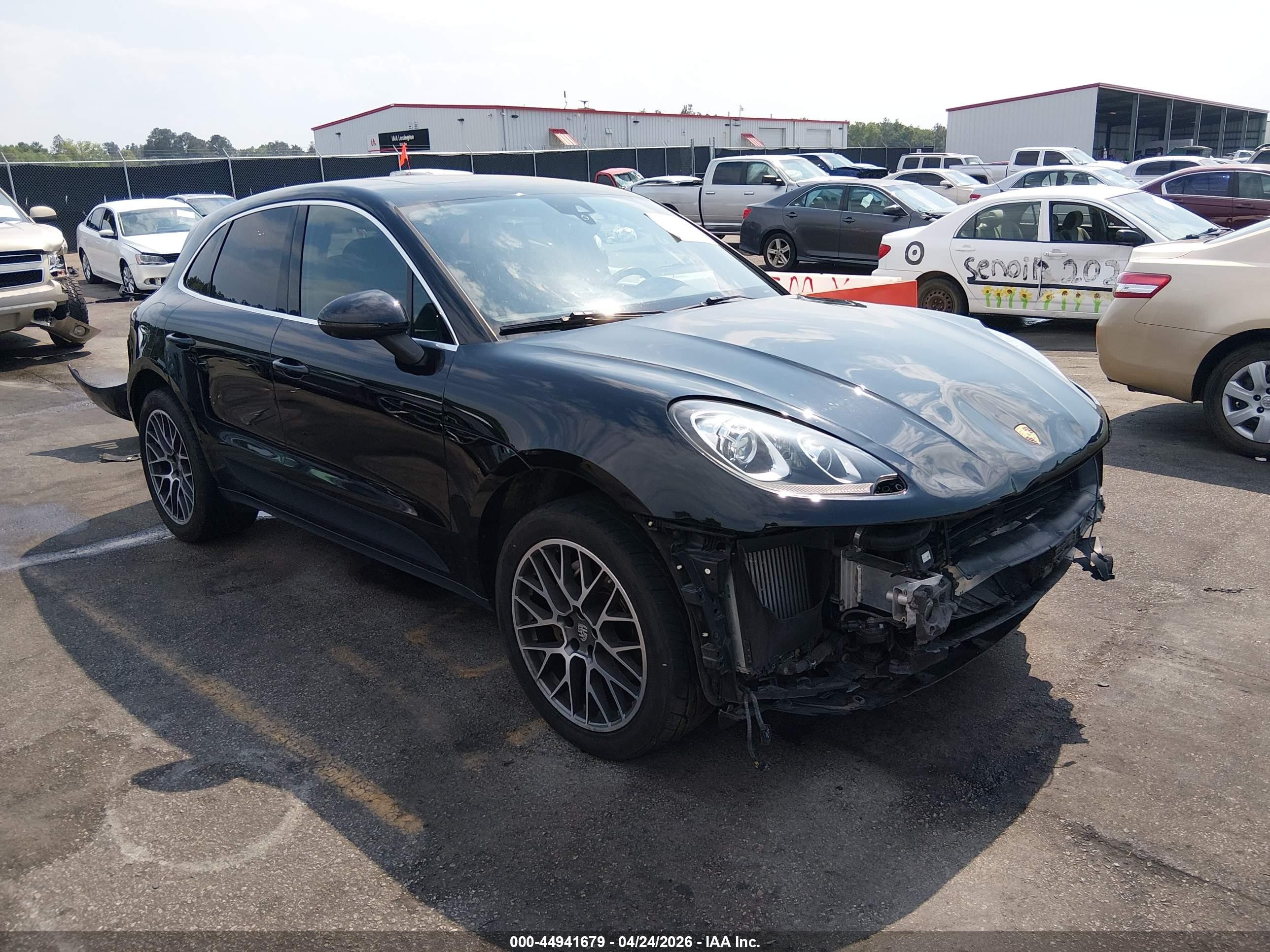 2017 Porsche Macan S, VIN WP1AB2A50HLB21009 — Front end