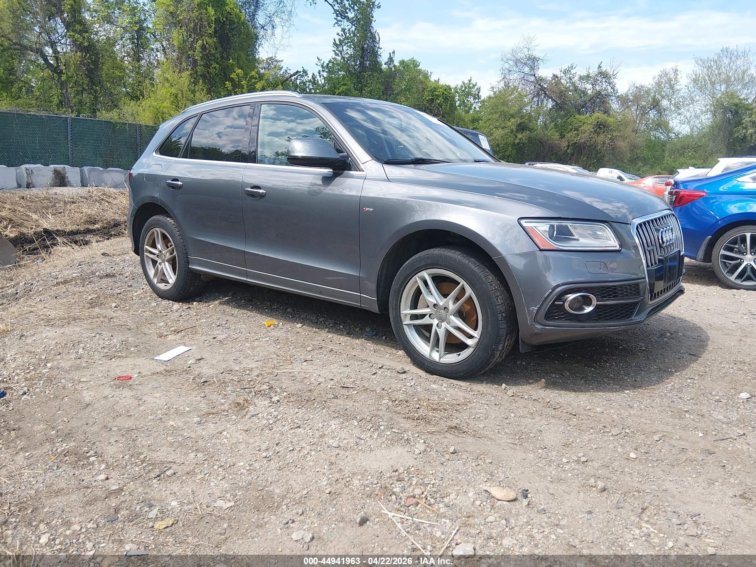 2016 Audi Q5 Premium Plus, VIN WA1D7AFP8GA062946 — Normal wear