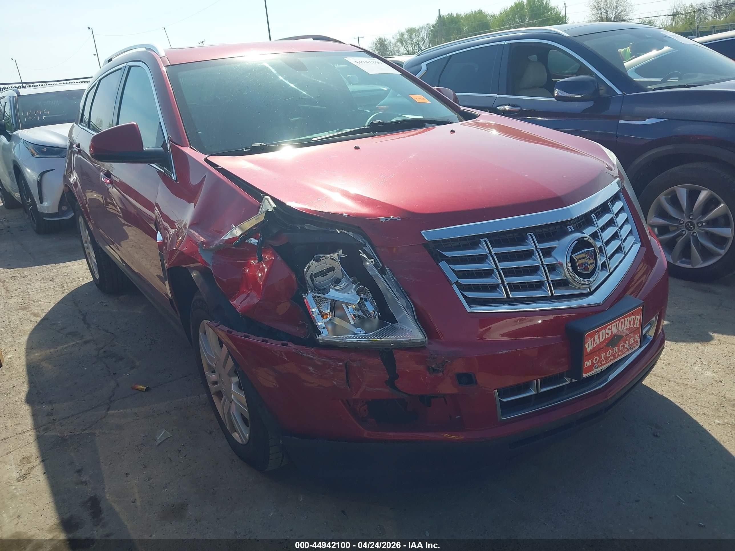 2015 Cadillac SRX Luxury Collection, VIN 3GYFNBE38FS586615 — Front end
