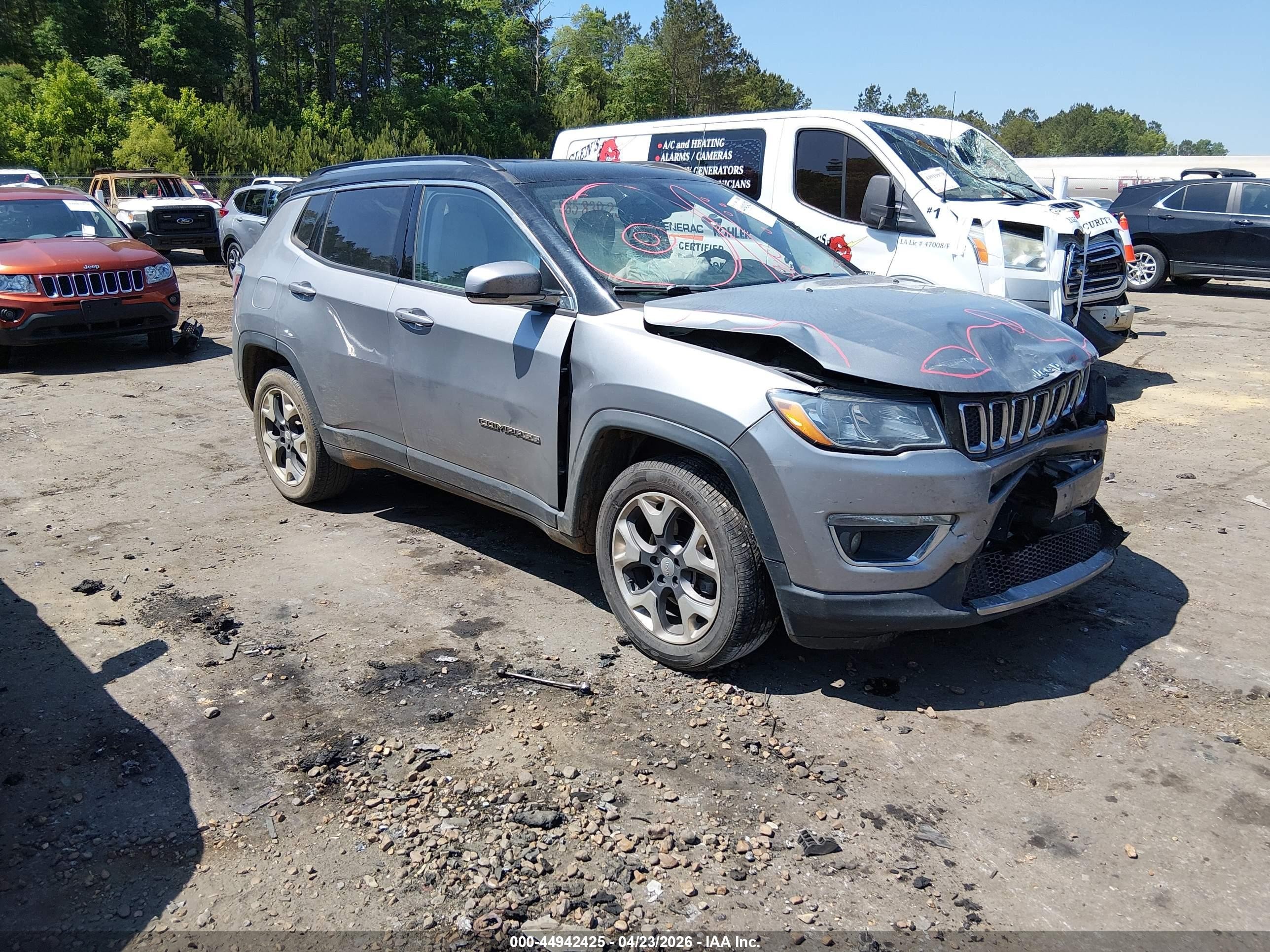 2020 Jeep Compass Limited, VIN 3C4NJDCBXLT119169 — Front end