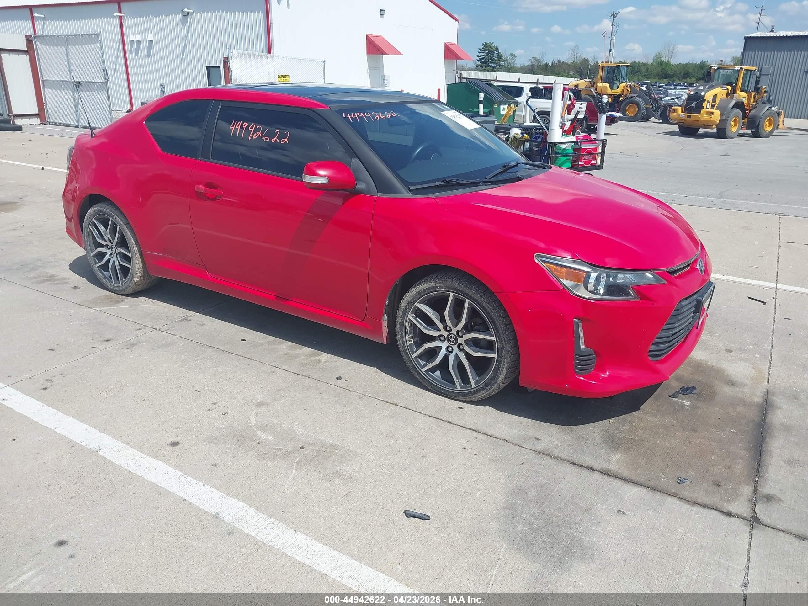 2016 Scion tC, VIN JTKJF5C74GJ019088 — Бок