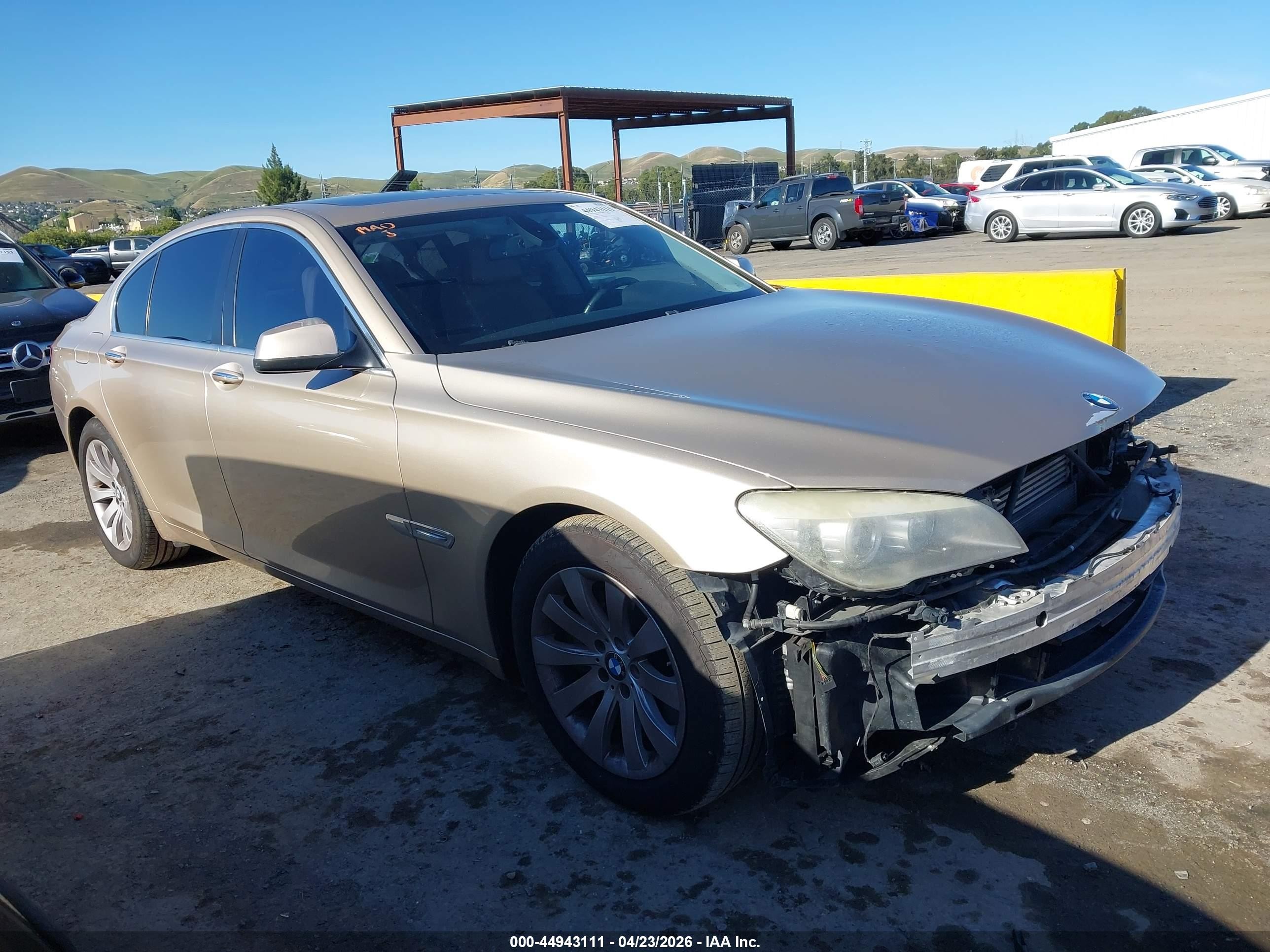 2011 BMW 7 Series 750i, VIN WBAKA8C58BCY36665 — Front end