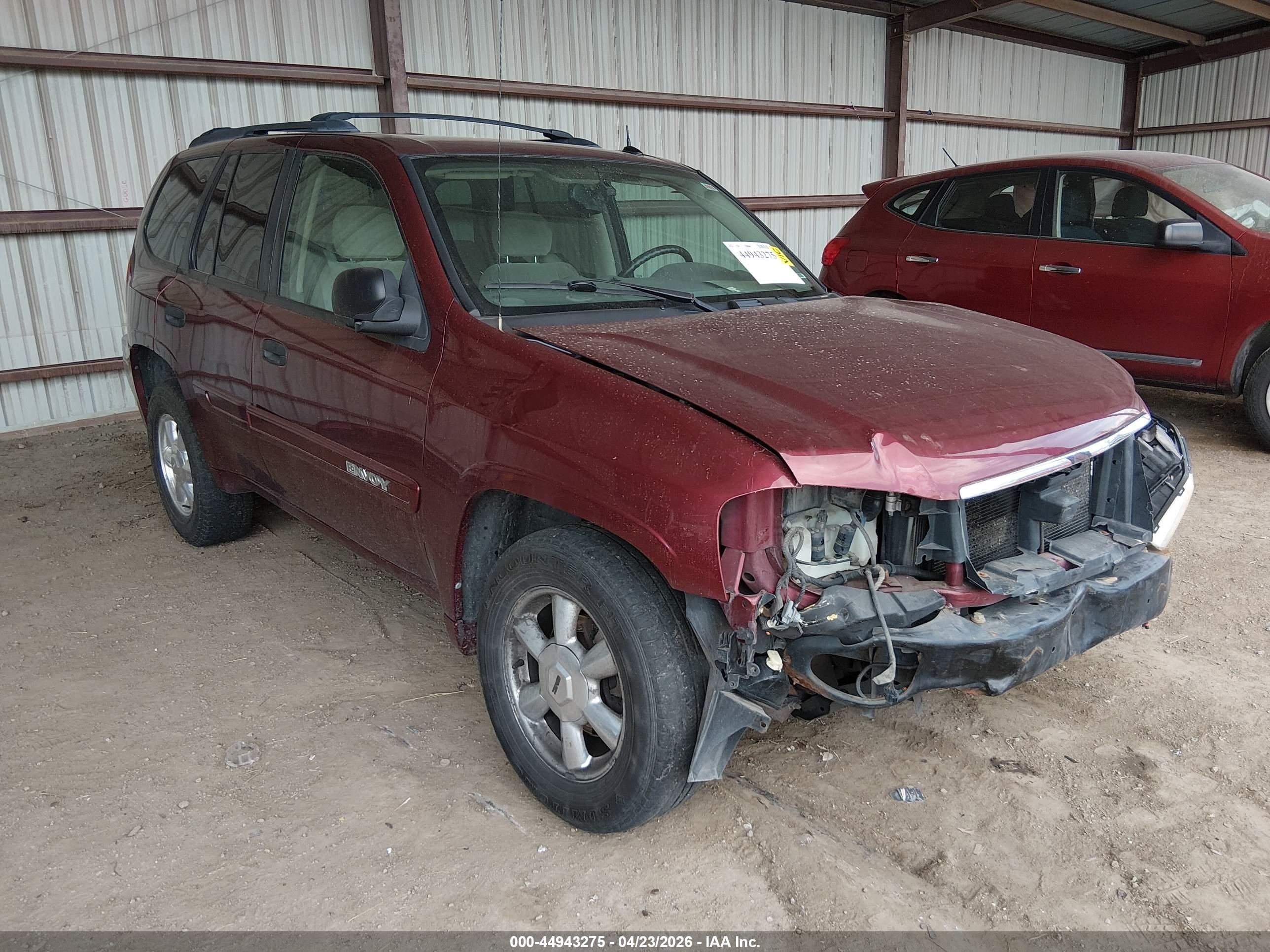 2005 GMC Envoy SLE, VIN 1GKDT13SX52311026 — Front end