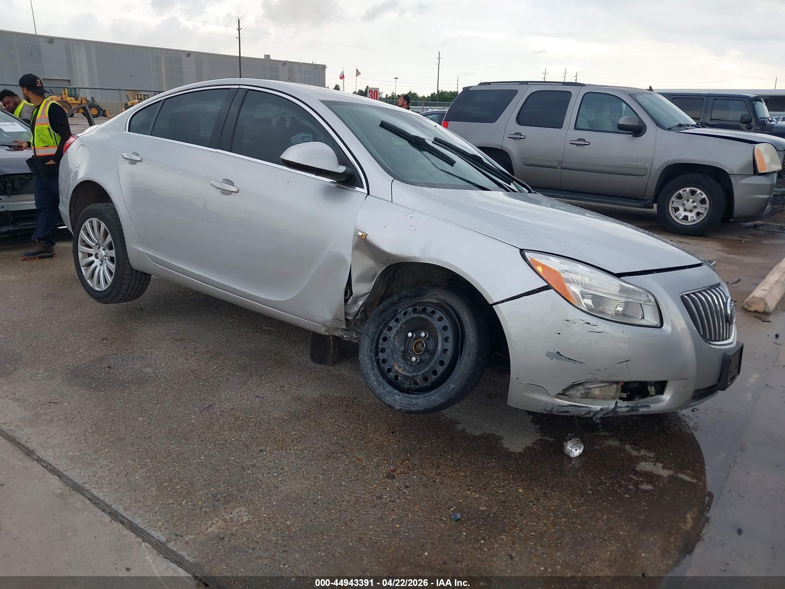 2011 Buick Regal CXL Turbo TO2, VIN W04GW5EV7B1044485 — Front end