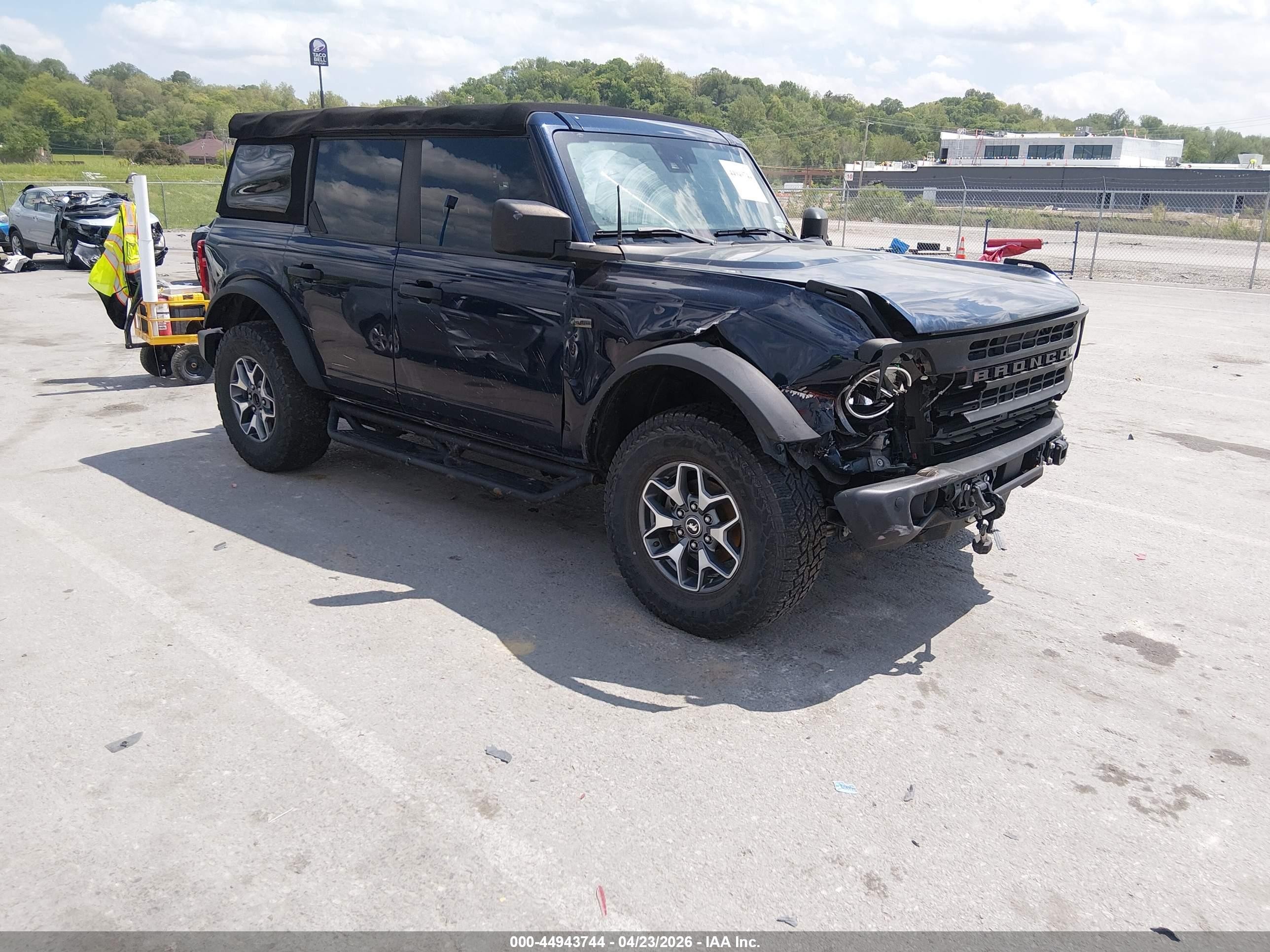 2021 Ford Bronco Big Bend, VIN 1FMDE5BH4MLB06311 — Front end