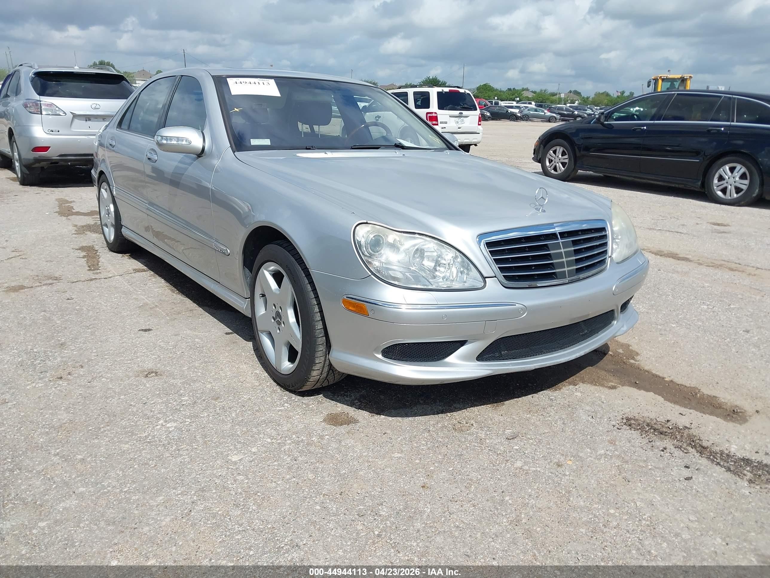 2003 Mercedes-Benz S 5.5L, VIN WDBNG76J53A343328 — Normal wear