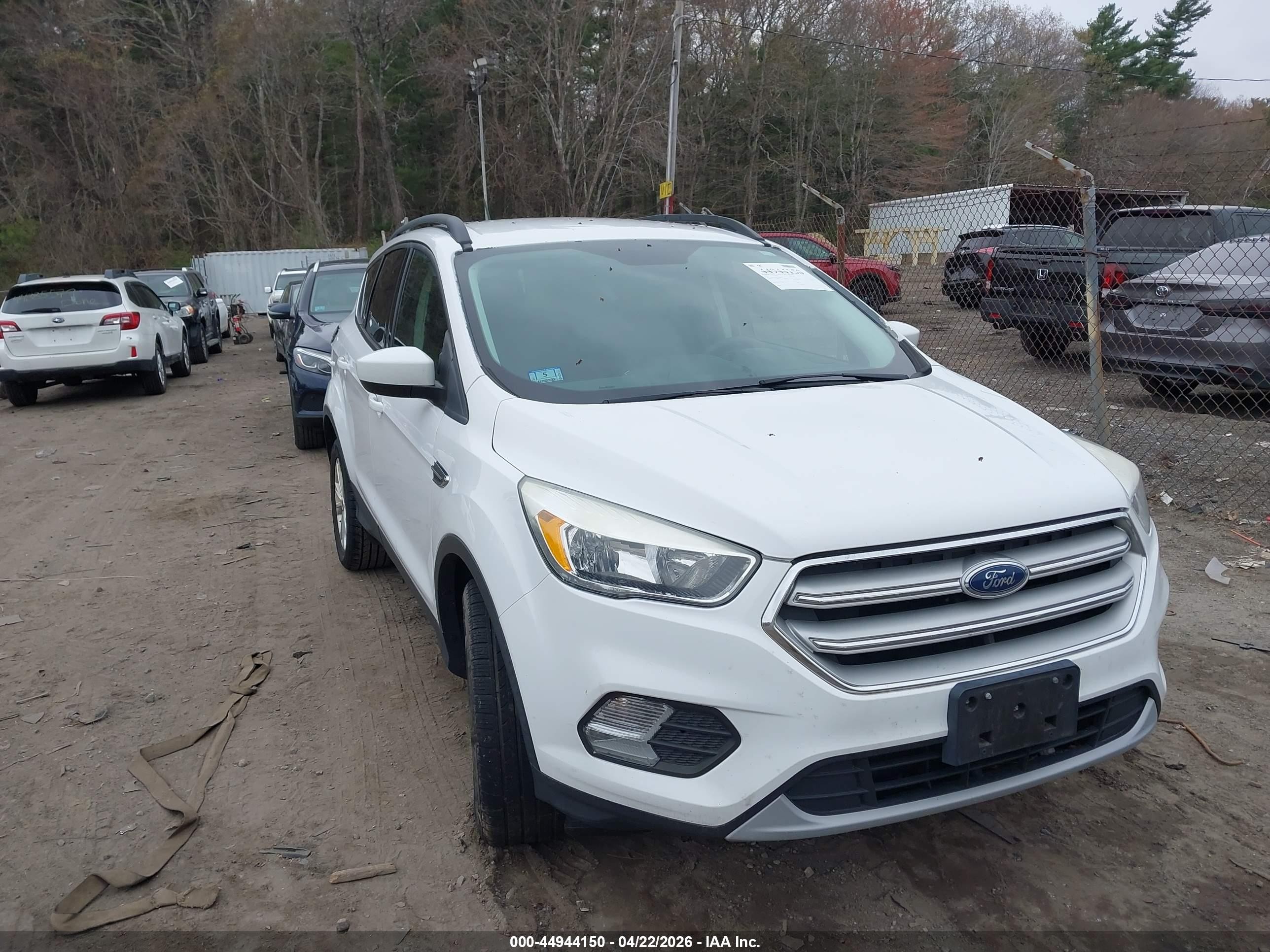 2018 Ford Escape SE, VIN 1FMCU9GD9JUA68379 — Normal wear