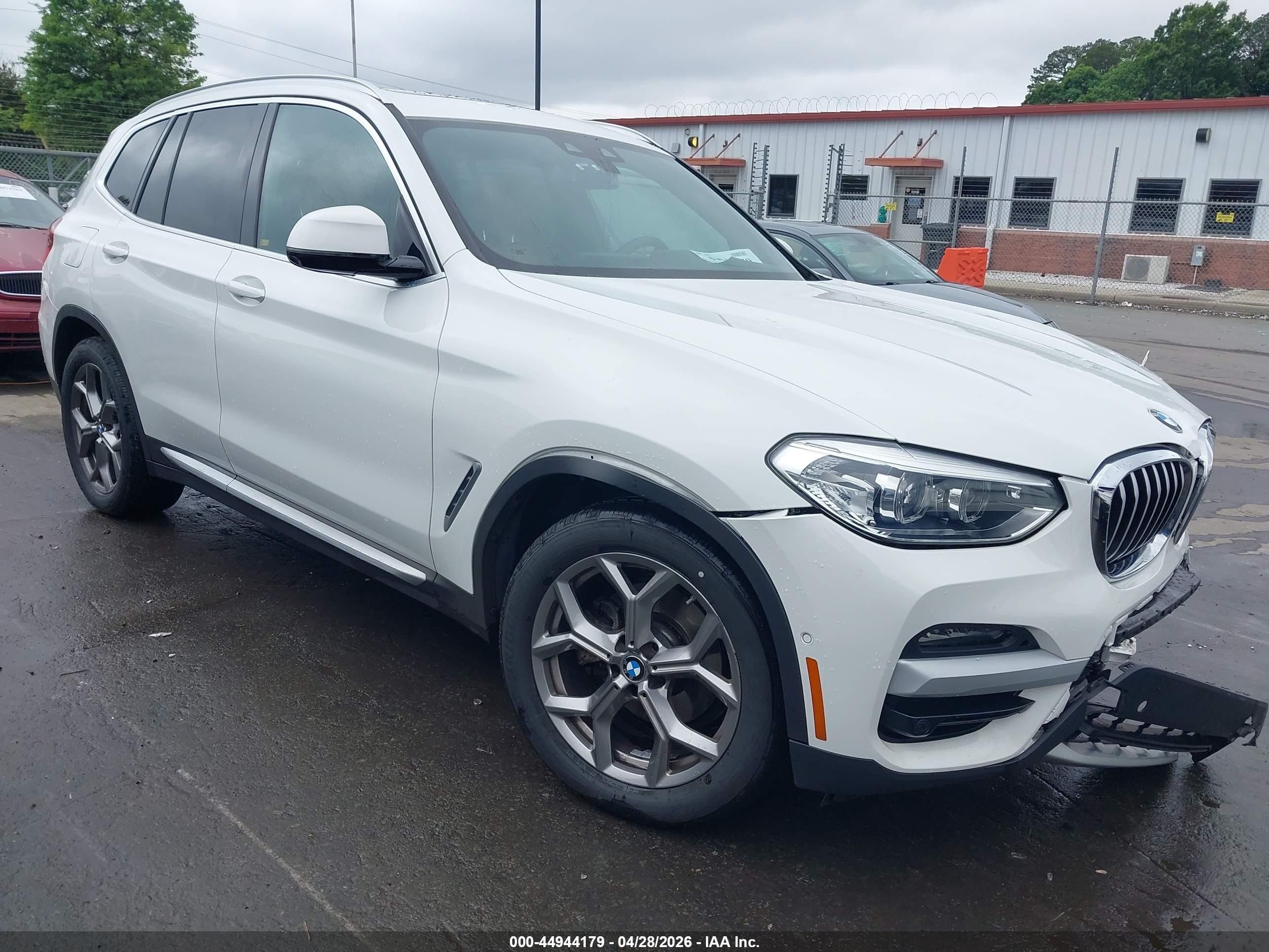 2021 BMW X3 sDrive30i, VIN 5UXTY3C02M9F98663 — Front end