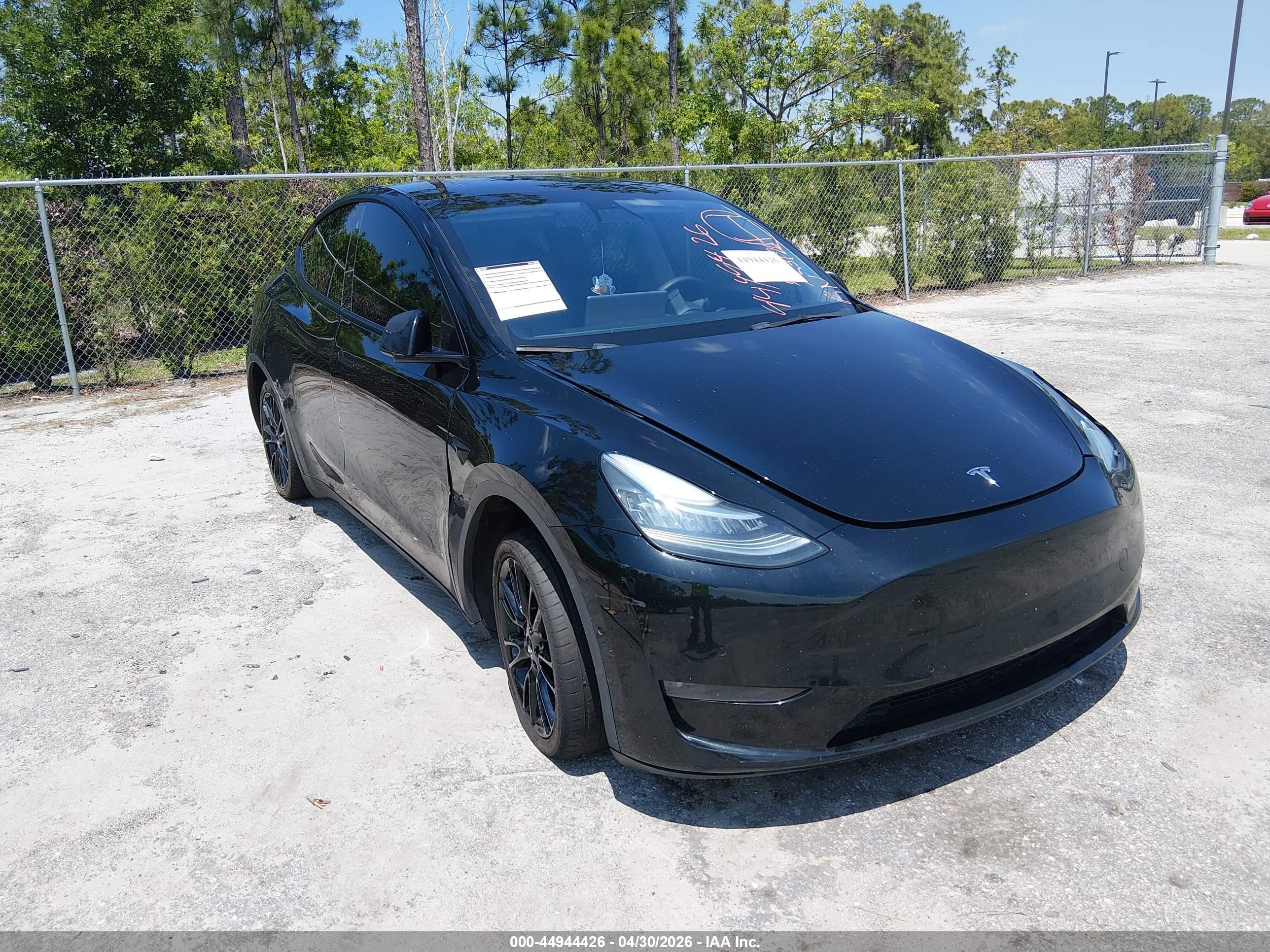 2021 Tesla Model Y Long Range, VIN 5YJYGDEE1MF209216 — Undercarriage