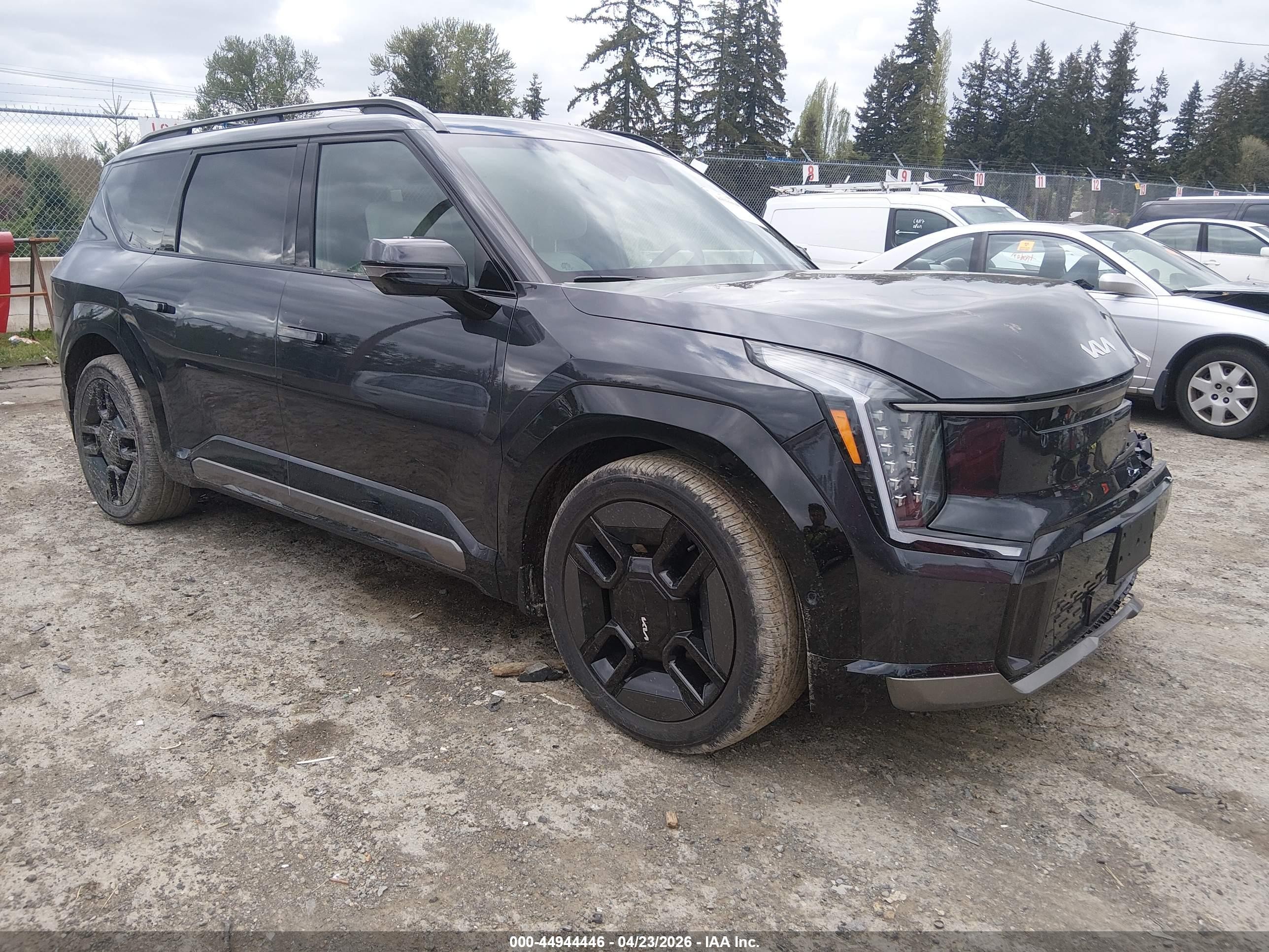 2025 Kia EV9 GT-Line, VIN 5XYAEFS57SG002665 — Front end