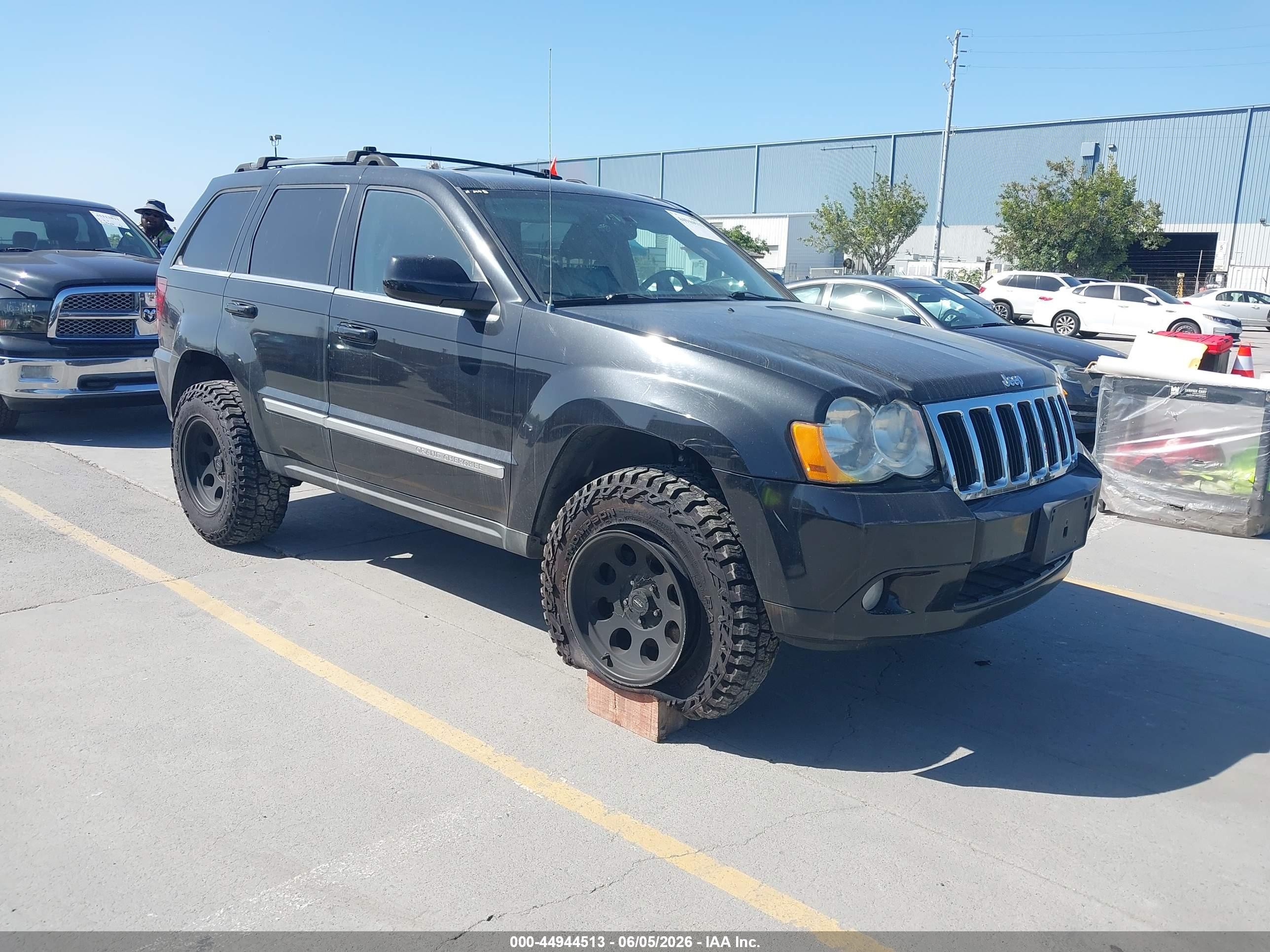 2008 Jeep Grand Cherokee Limited, VIN 1J8HR58NX8C210064 — Front end