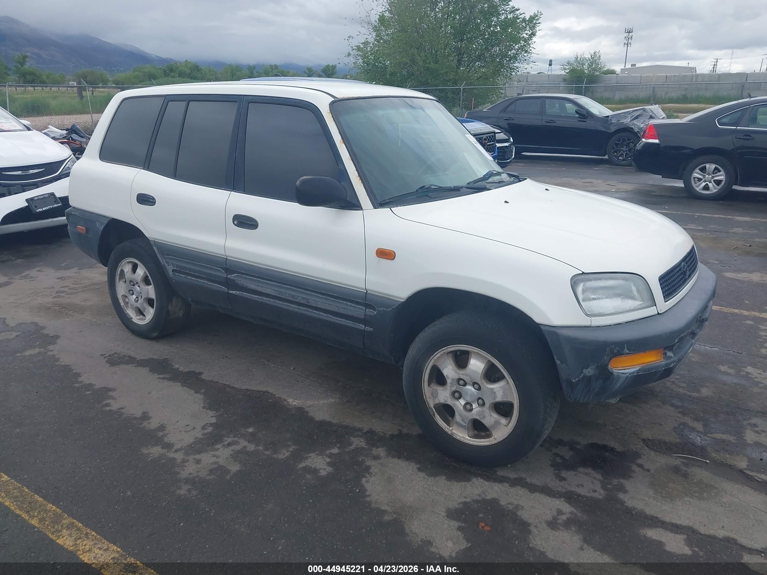 1997 Toyota RAV4, VIN JT3HP10V4V0149930 — Normal wear