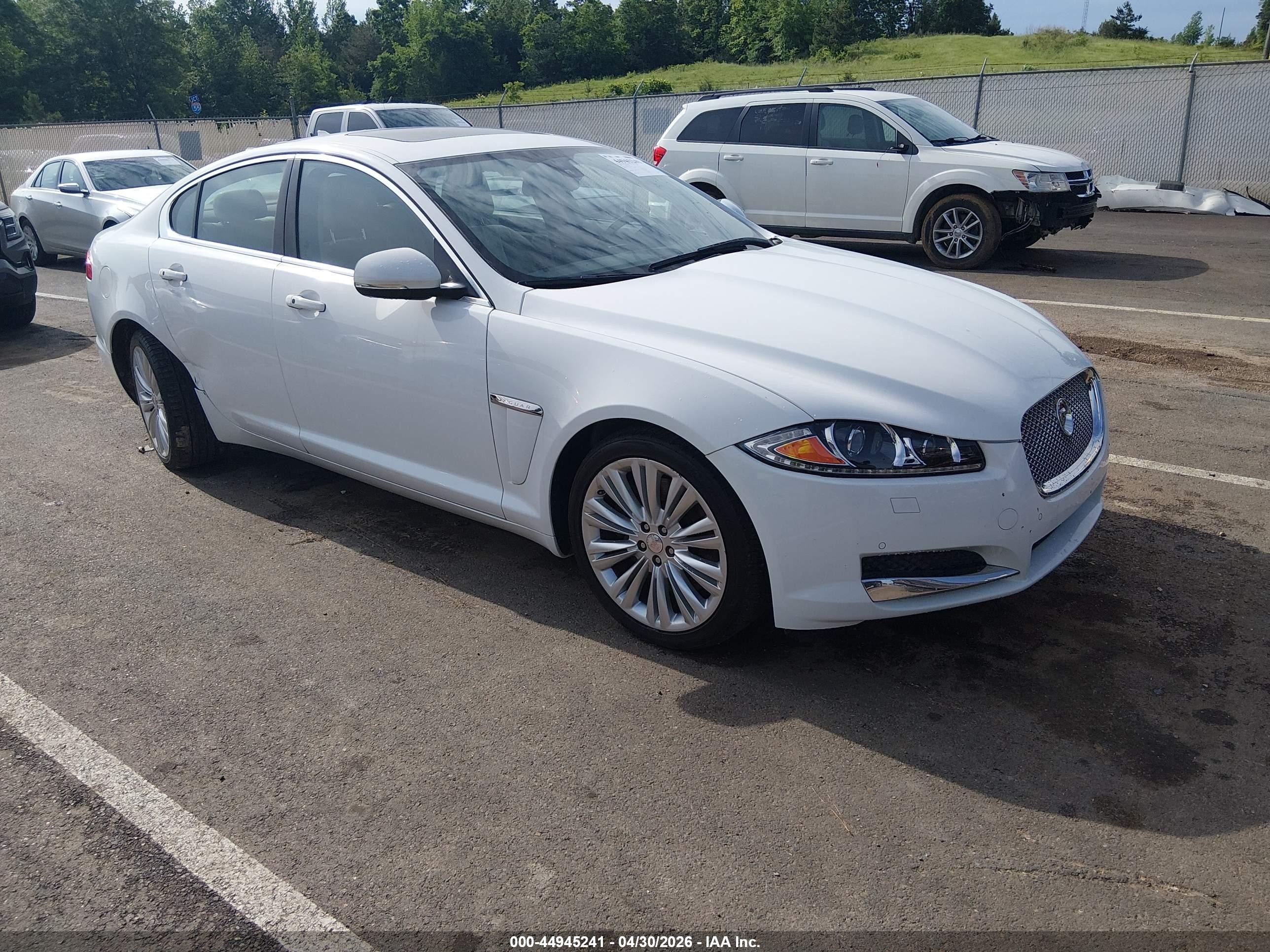 2015 Jaguar XF T Premium, VIN SAJWA0FS5FPU75189 — Rear end