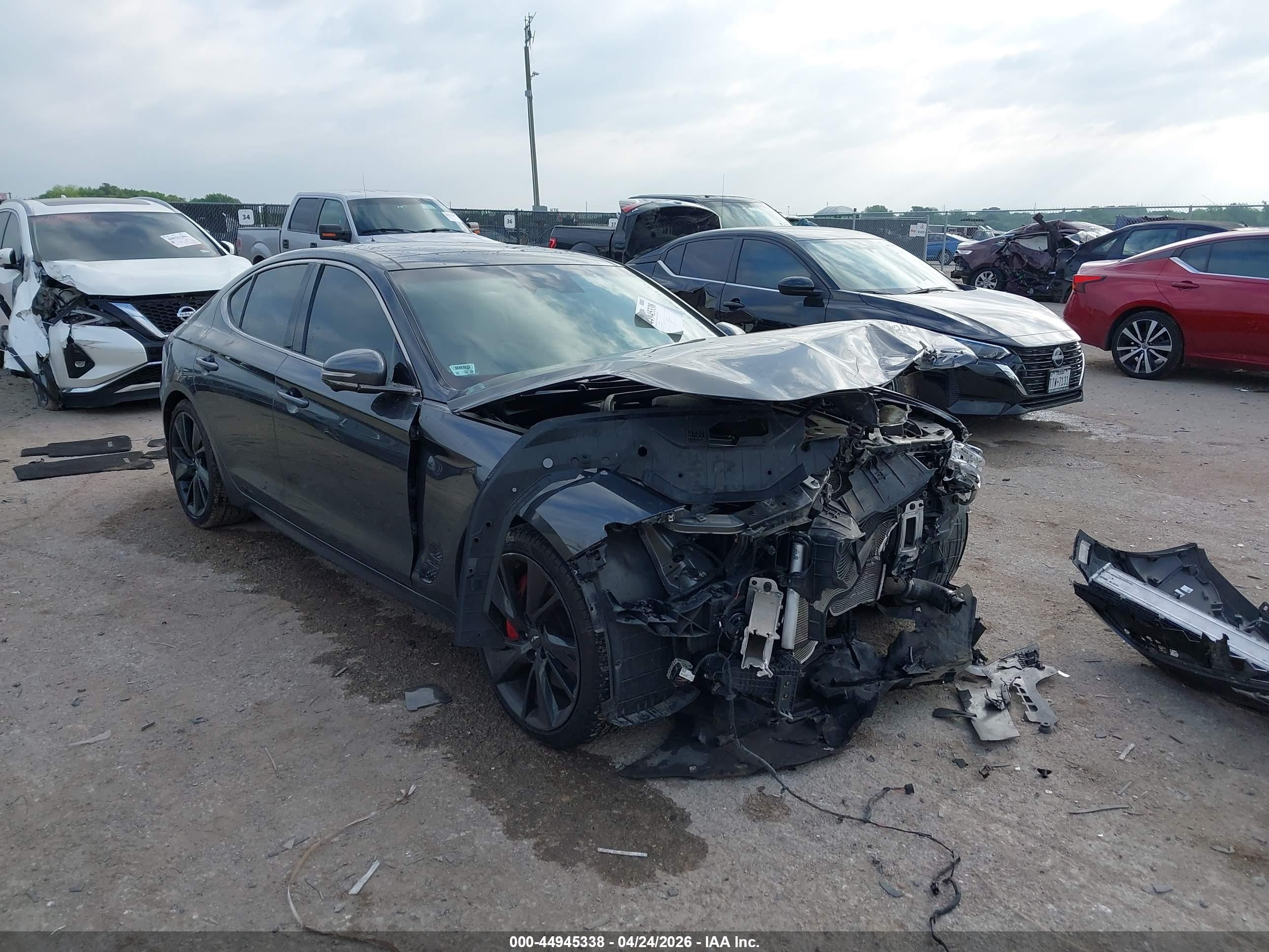 2022 Genesis G70 3.3T, VIN KMTG54TE7NU083250 — Front end