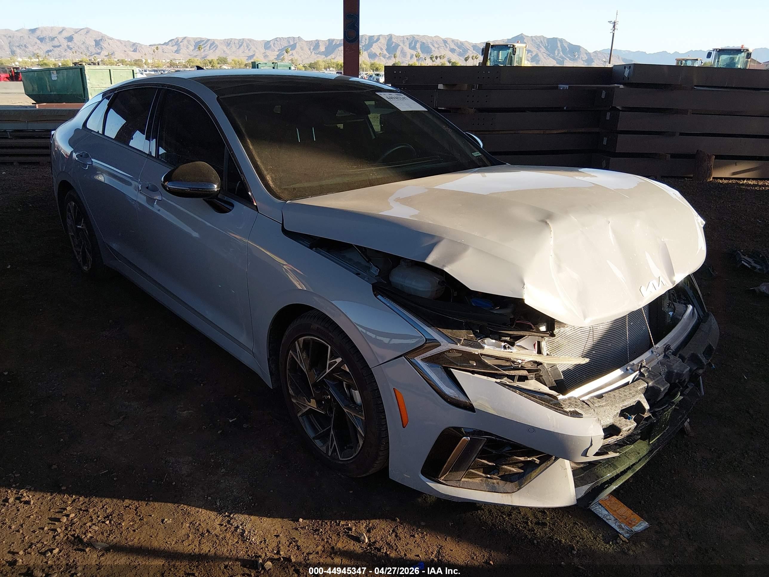 2025 Kia K5 GT-Line, VIN KNAG64J7XS5377924 — Front end