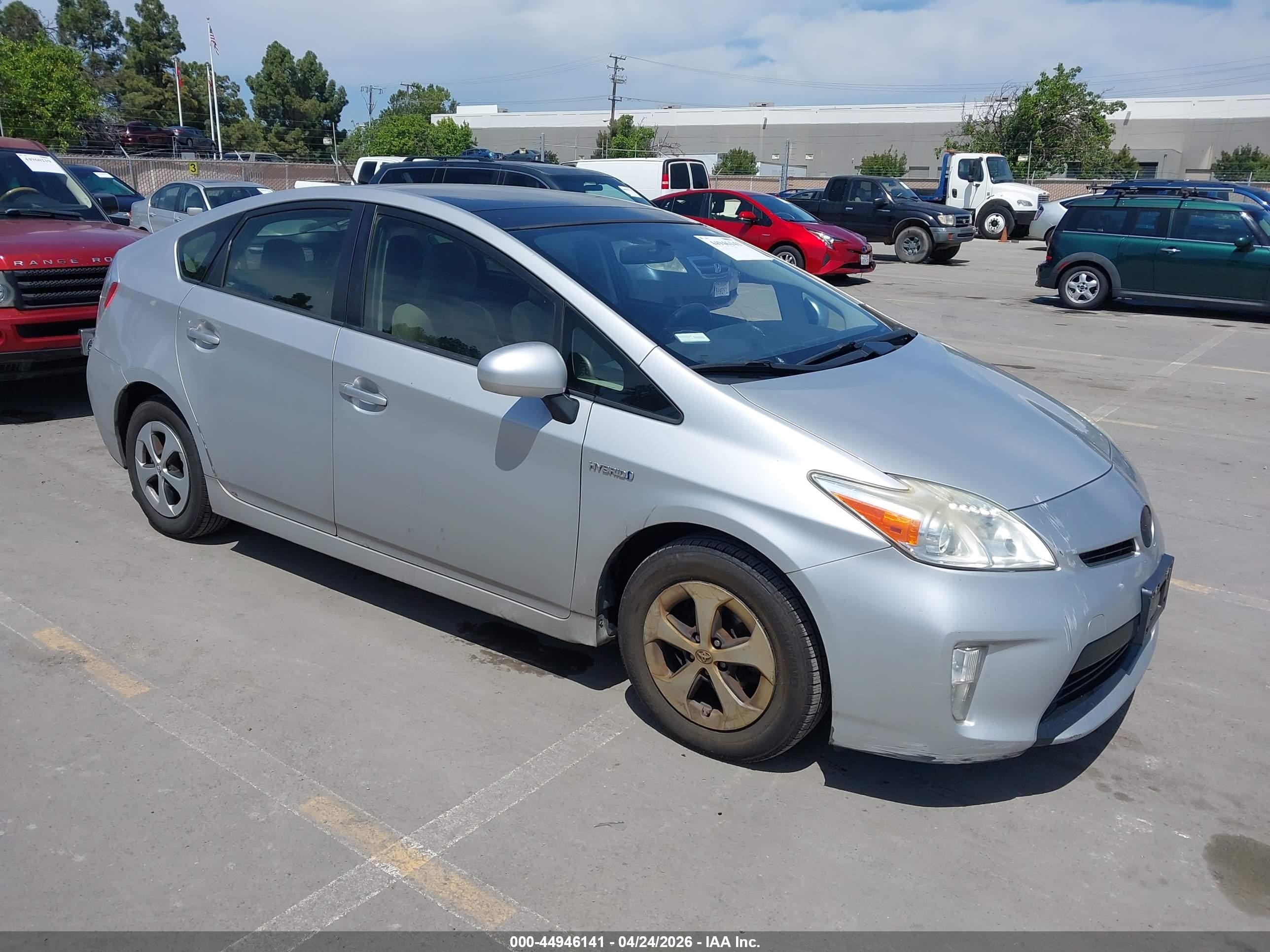 2015 Toyota Prius Two, VIN JTDKN3DU9F0456077 — Normal wear