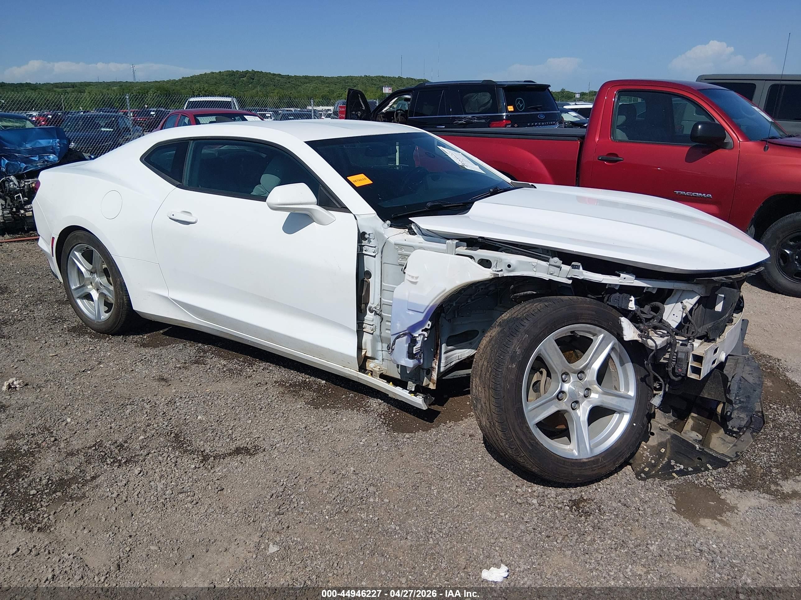 2020 Chevrolet Camaro 1LS, VIN 1G1FB1RX5L0111232 — Side