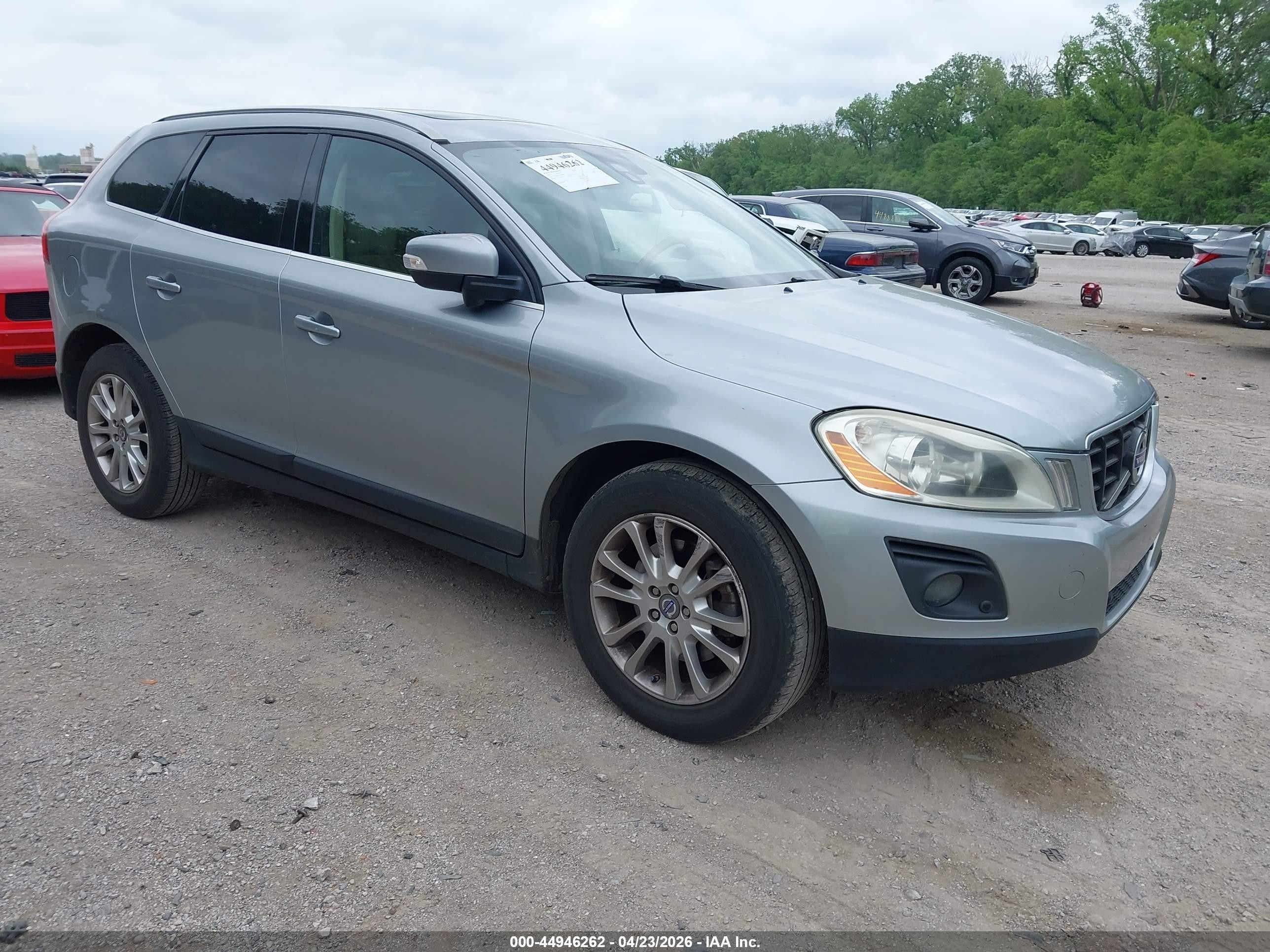 2010 Volvo XC60 3.0T, VIN YV4992DZ2A2086674 — Перед