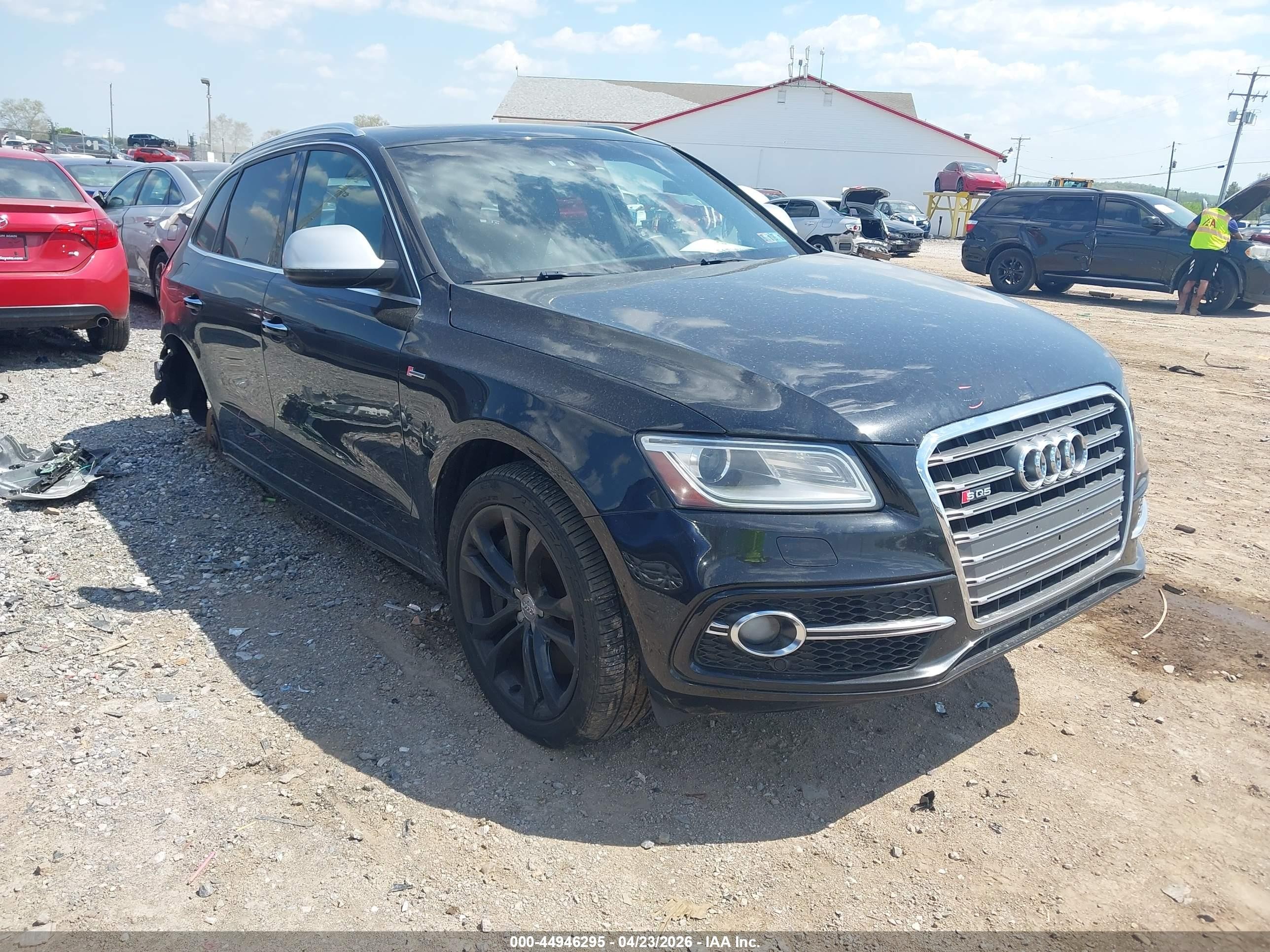 2015 Audi SQ5 Premium Plus, VIN WA1CGAFP1FA041169 — Rear end