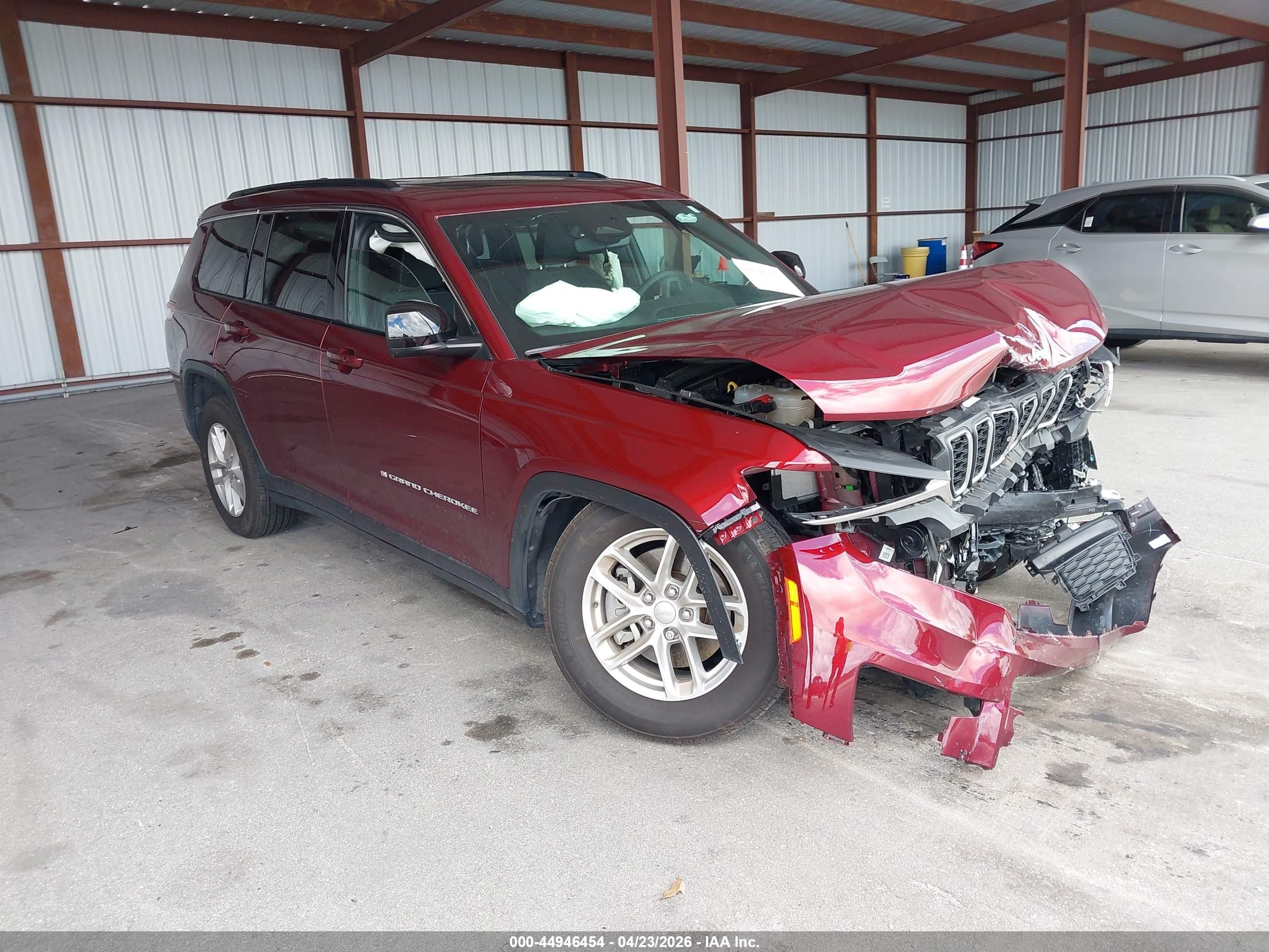 2024 Jeep Grand Cherokee Altitude X, VIN 1C4RJKAG9R8565292 — Front end