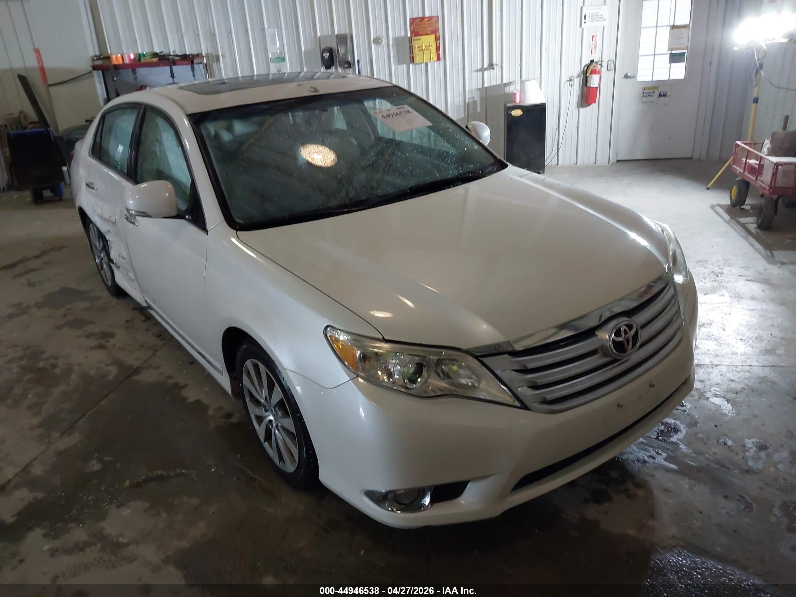 2011 Toyota Avalon, VIN 4T1BK3DB3BU414347 — Side