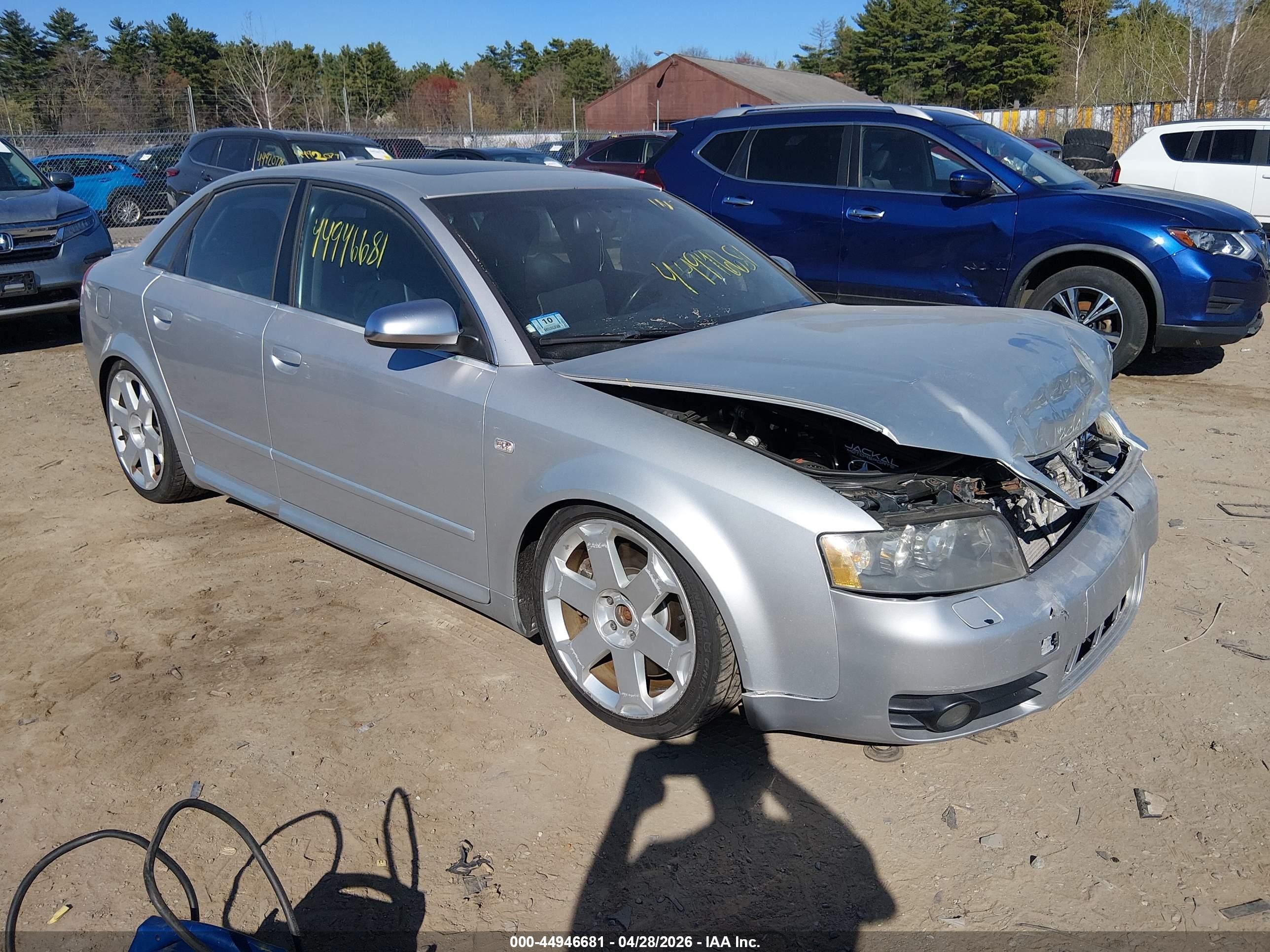 2005 Audi S4, VIN WAUPL68EX5A058415 — Перед