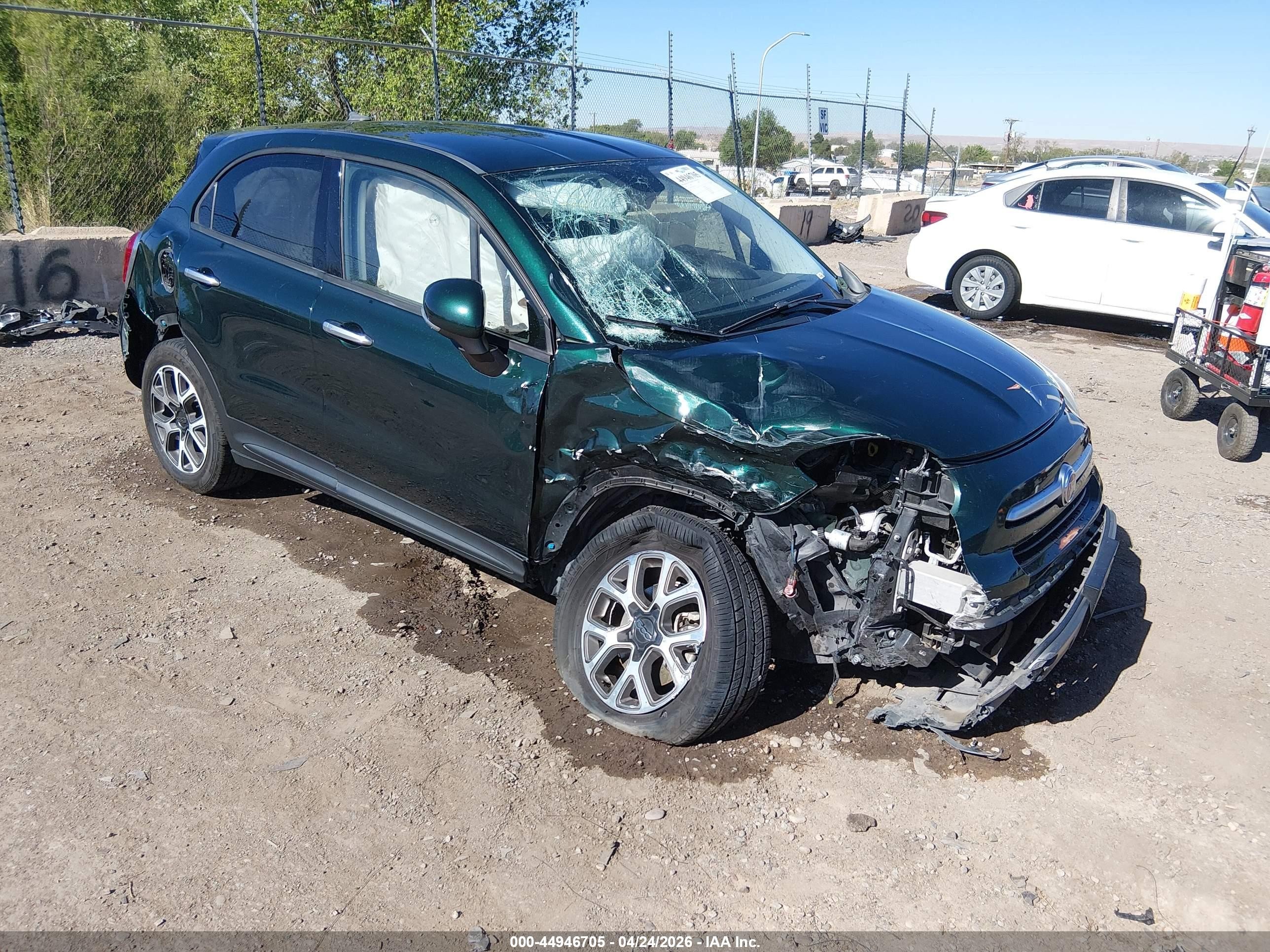 2016 FIAT 500X Trekking, VIN ZFBCFYCT0GP330362 — Перед