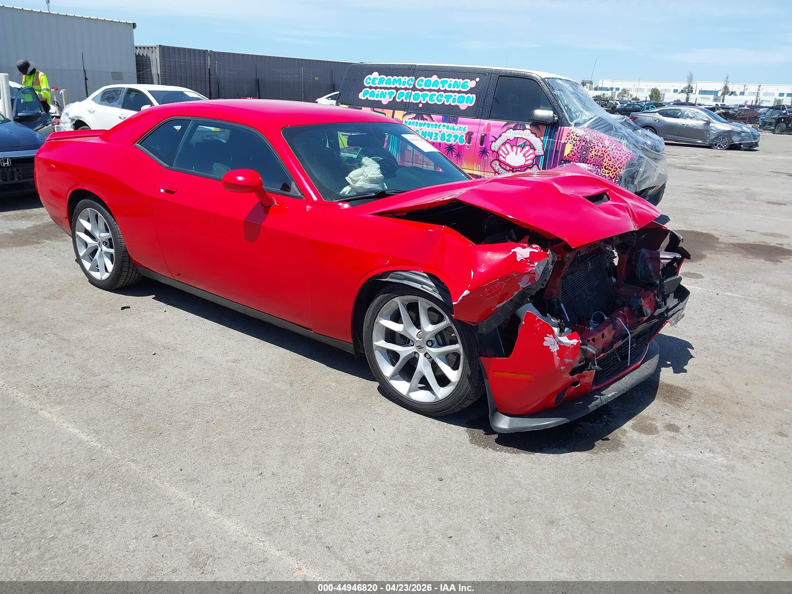 2022 Dodge Challenger GT, VIN 2C3CDZJG6NH214595 — Перед
