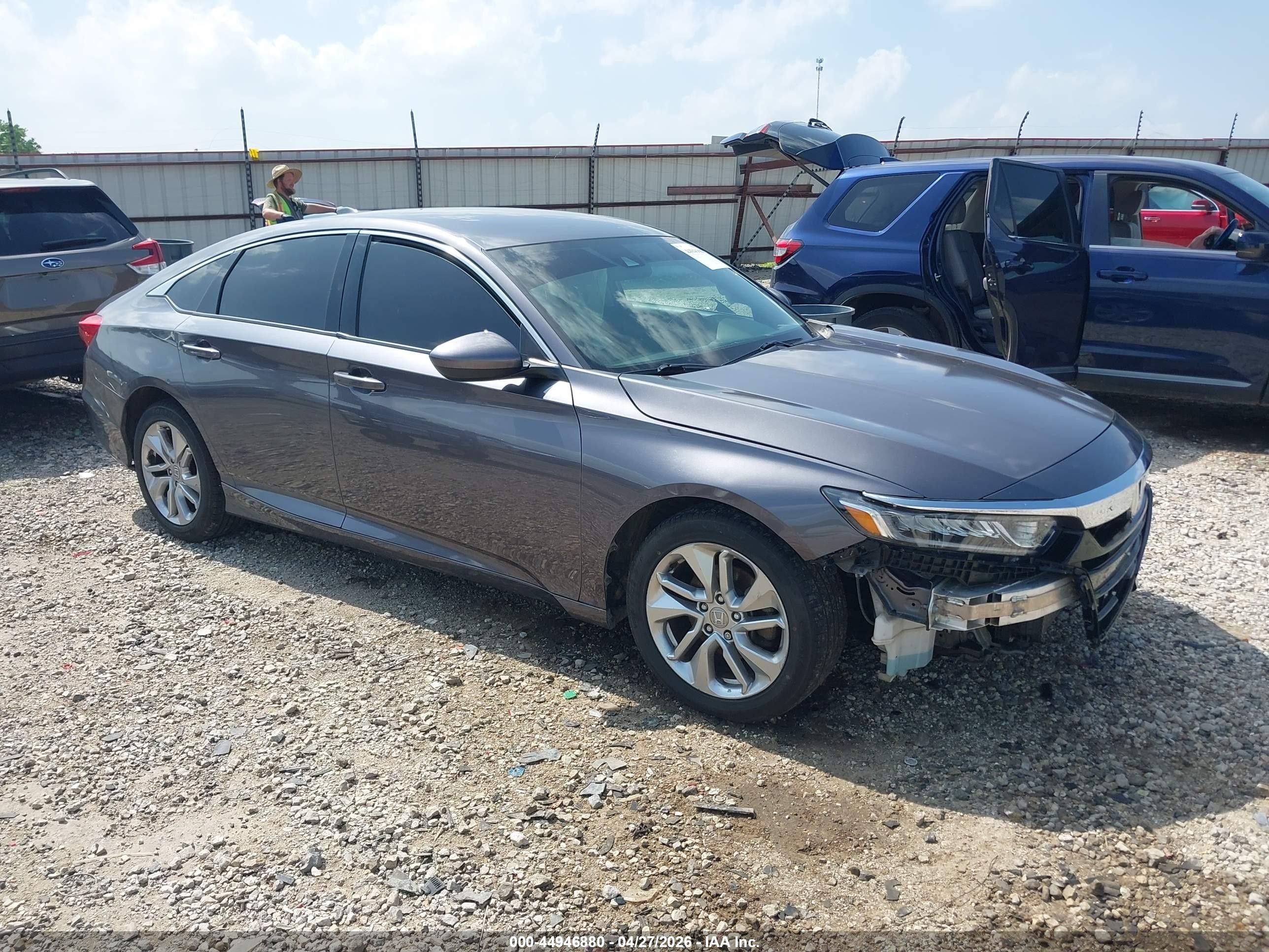 2018 Honda Accord LX, VIN 1HGCV1F19JA240360 — Бок