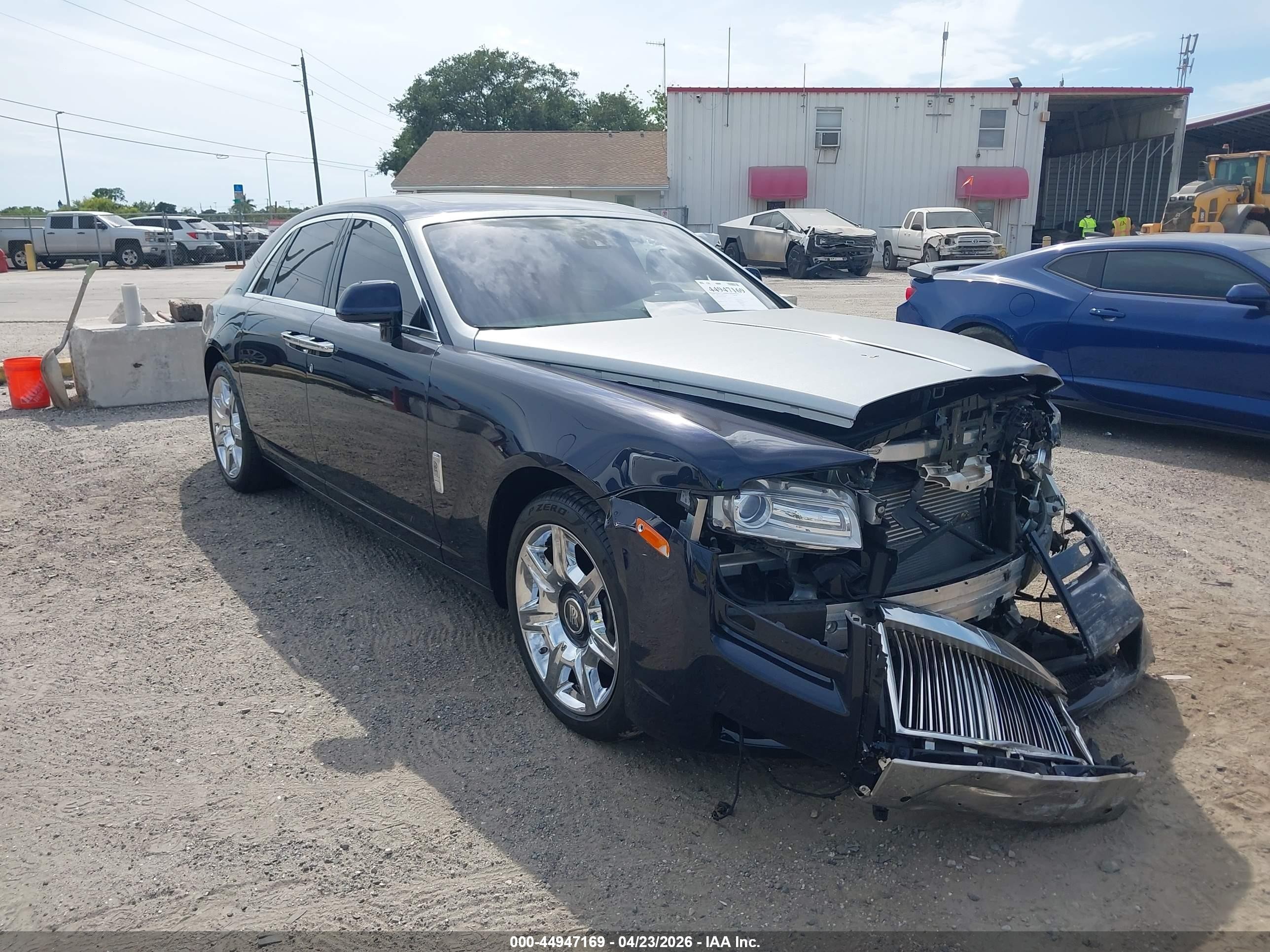 2012 Rolls-Royce Ghost, VIN SCA664S56CUX50922 — Front end