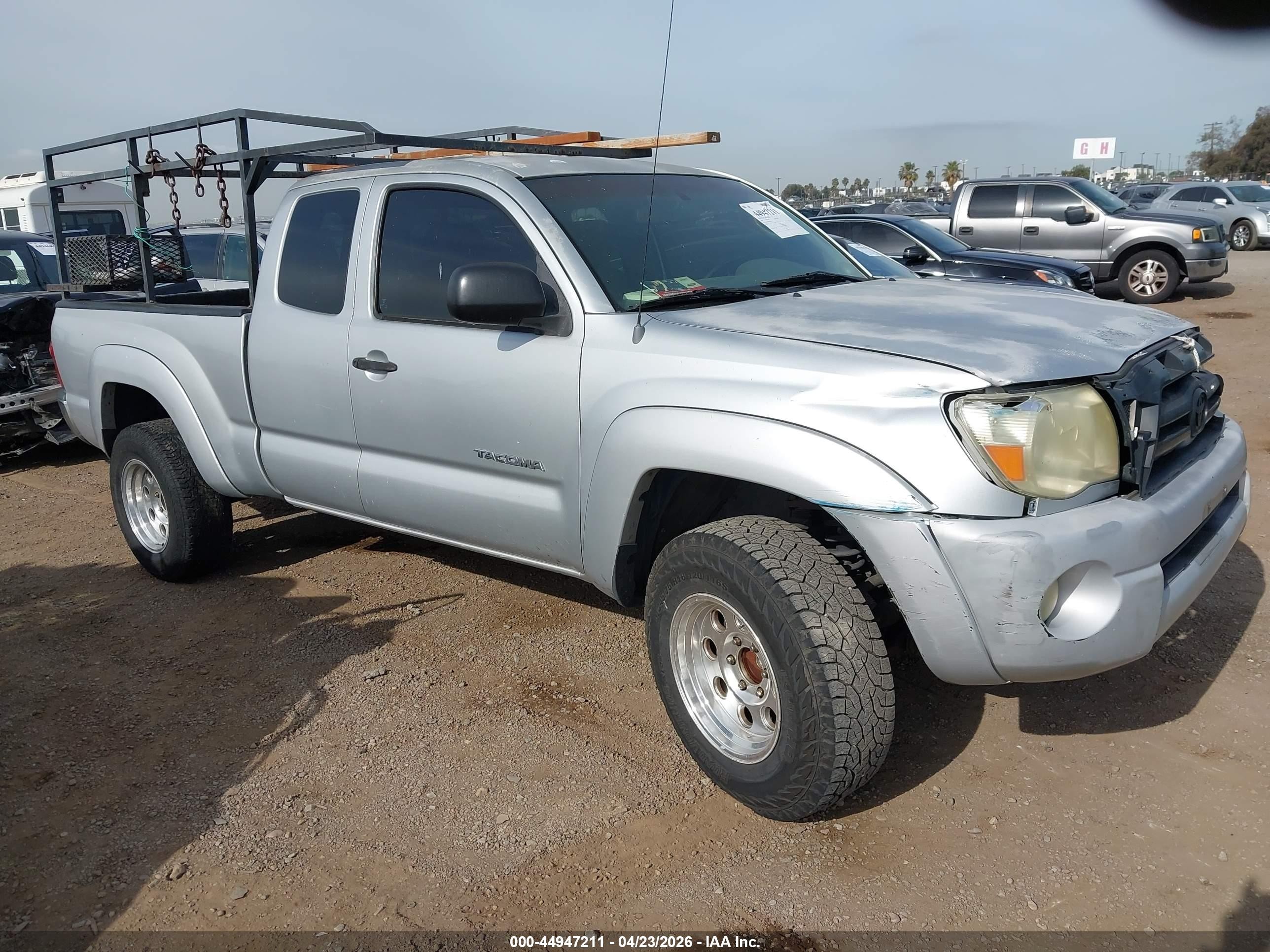 2005 Toyota Tacoma PreRunner, VIN 5TETU62N85Z047961 — Side