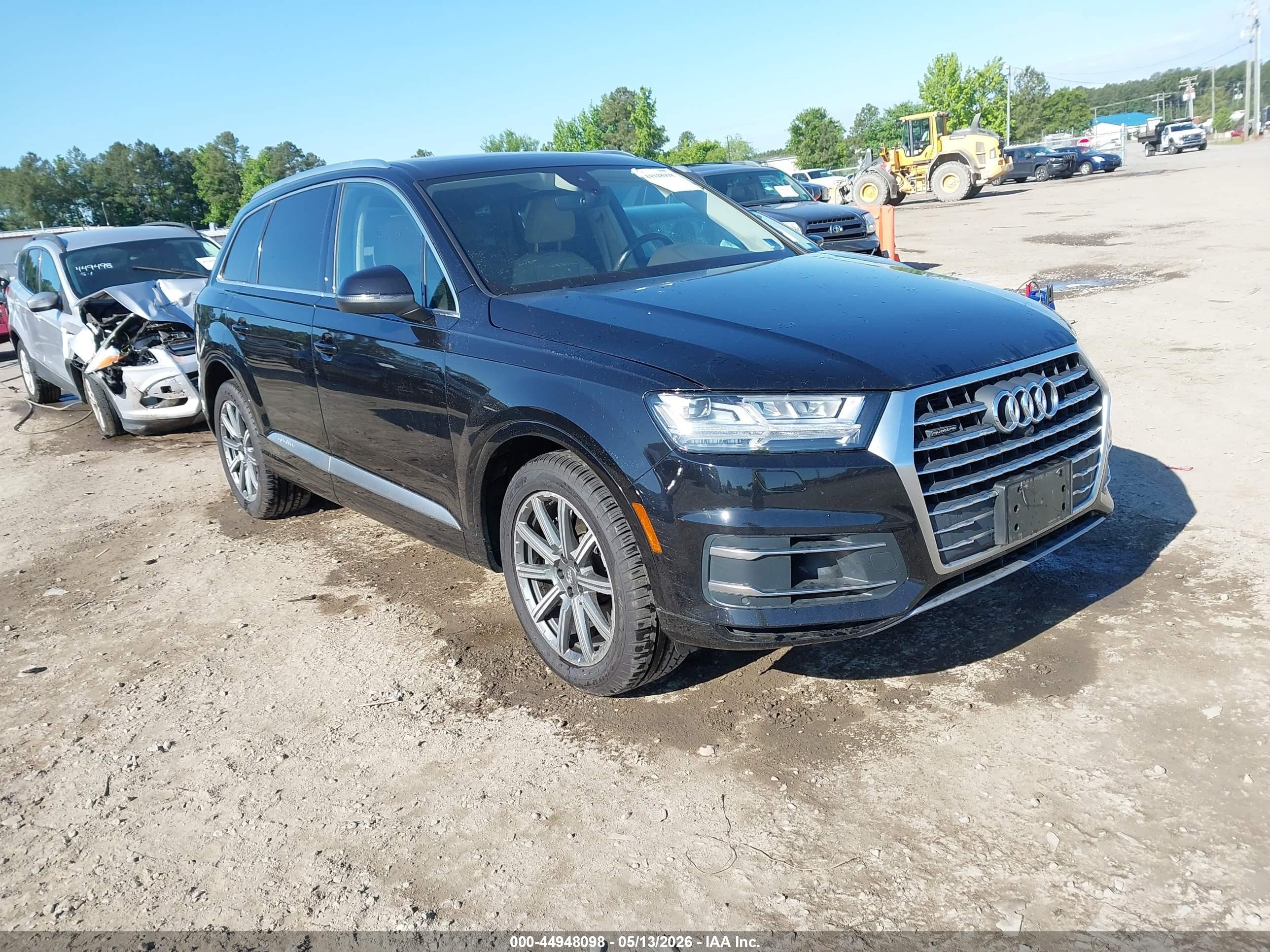 2019 Audi Q7 Premium Plus, VIN WA1LAAF72KD029008 — Rear end
