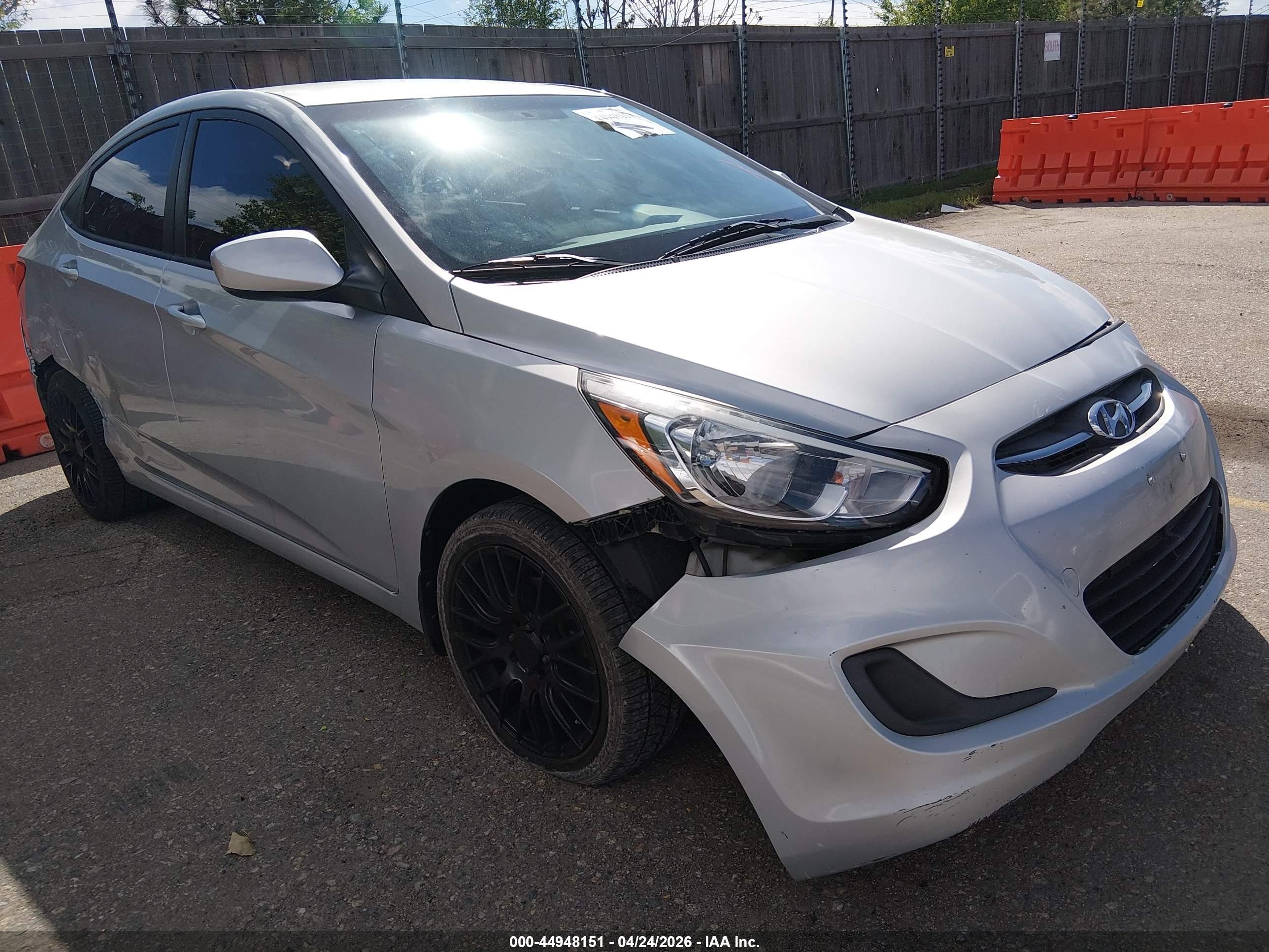 2016 Hyundai Accent SE, VIN KMHCT4AE9GU045216 — Зад