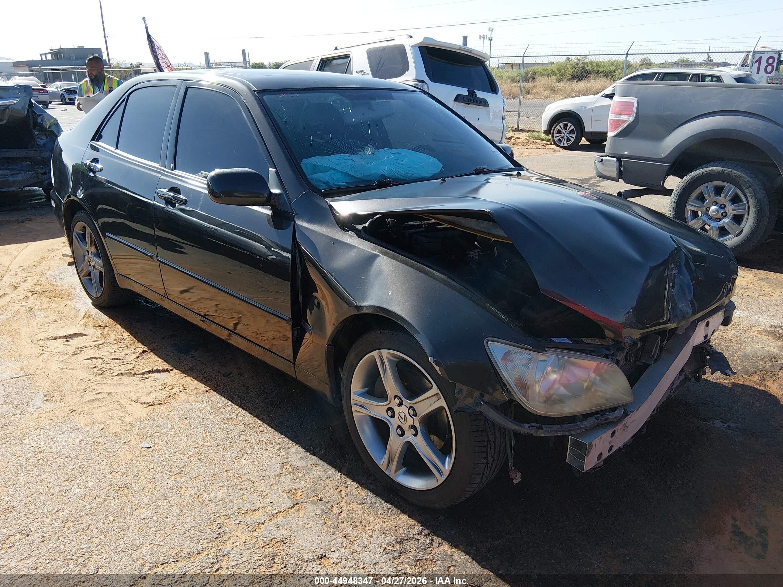 2002 Lexus IS 300/350, VIN JTHBD192320045765 — Front end