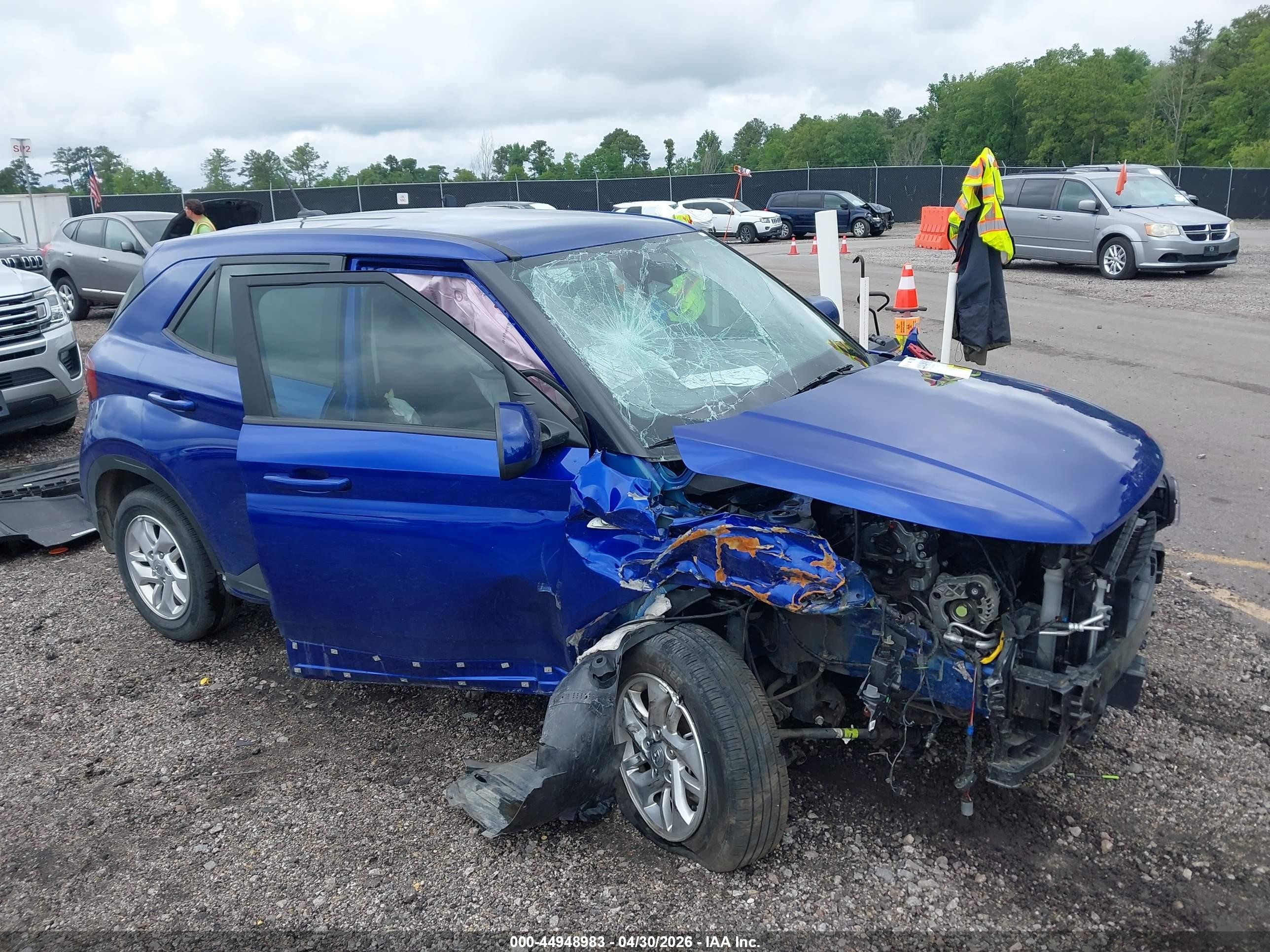 2025 Hyundai Venue SE, VIN KMHRB8A33SU354983 — Перед