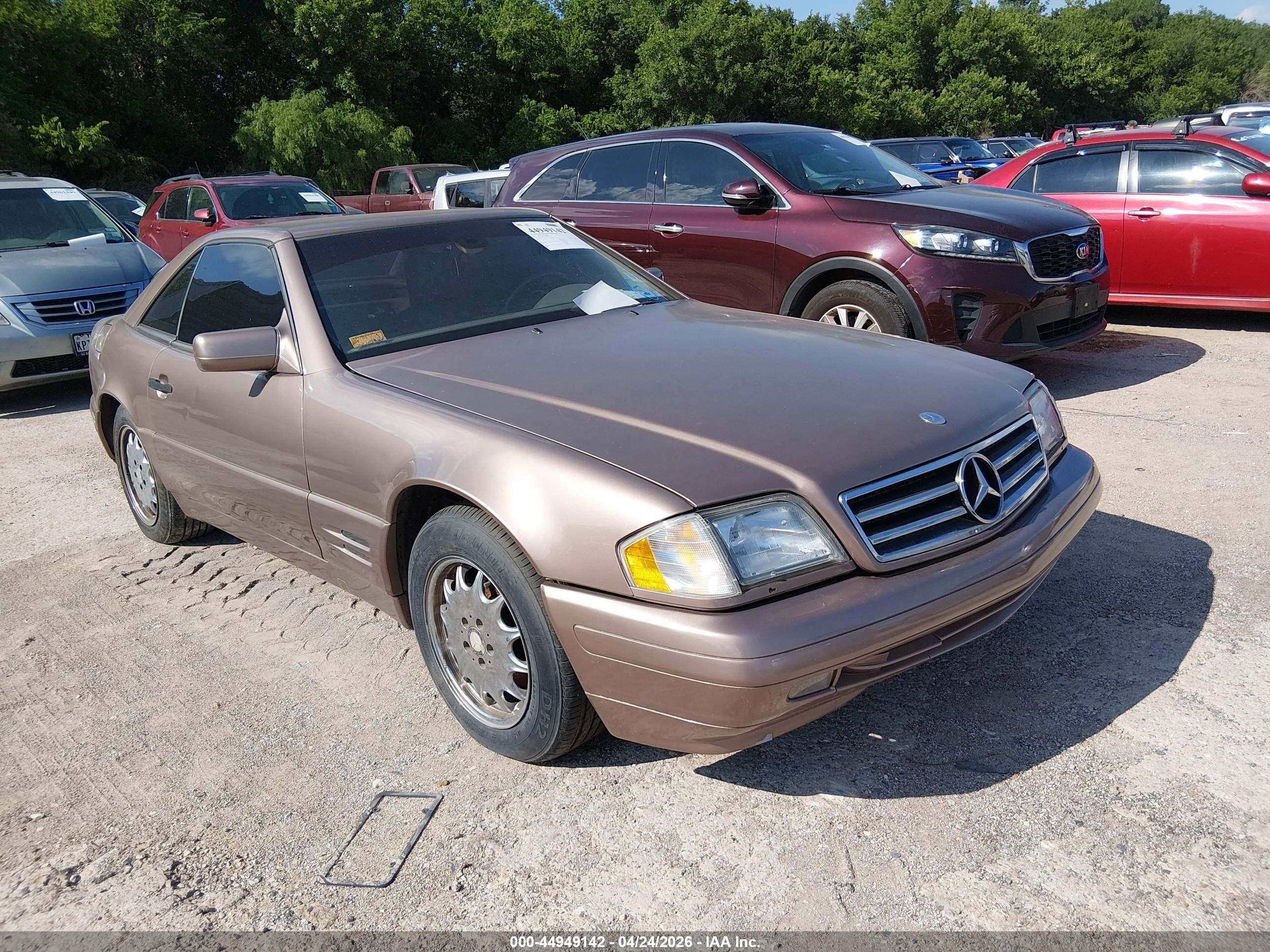 1997 Mercedes-Benz SL 500, VIN WDBFA67F7VF142479 — Normal wear