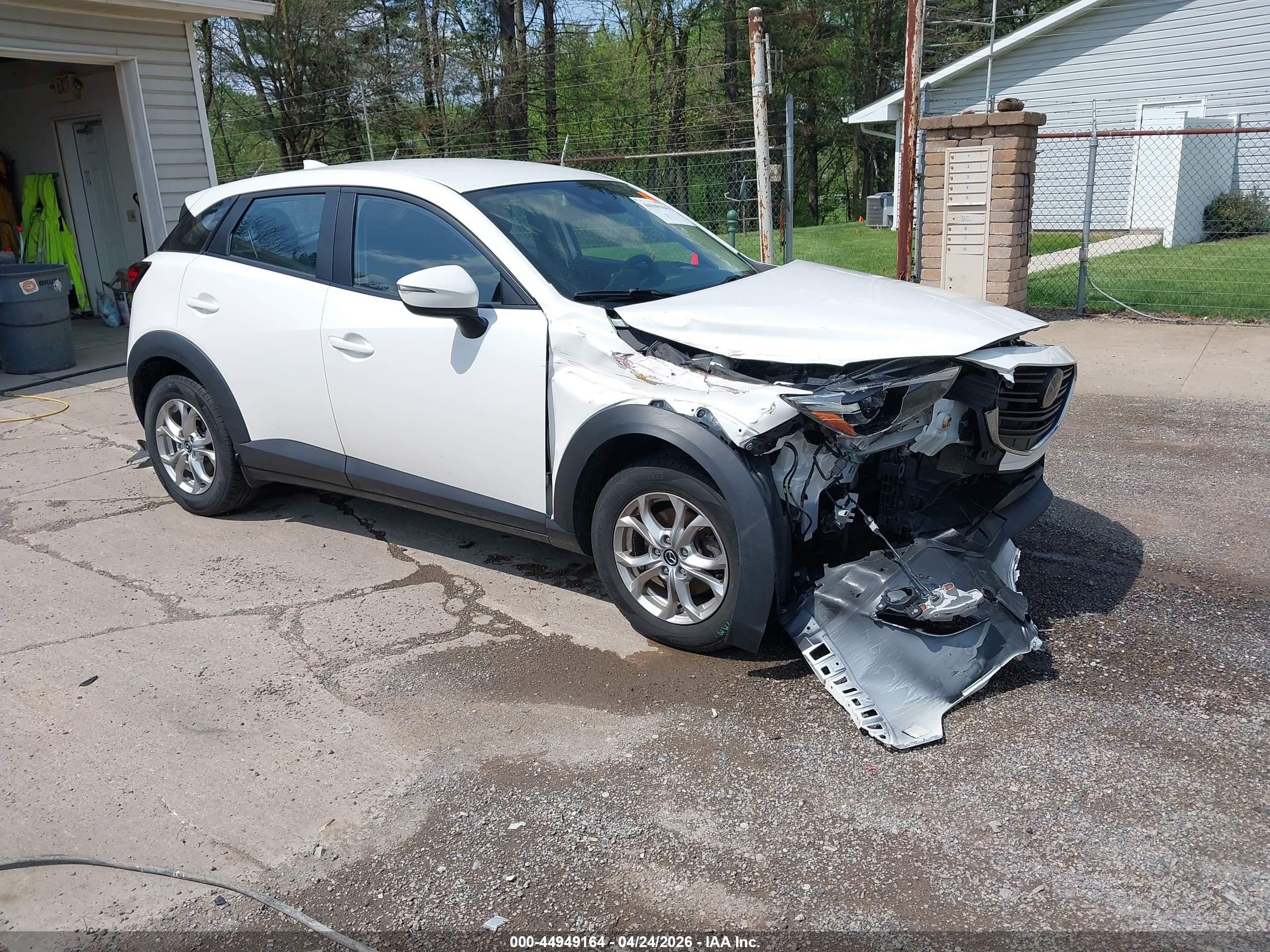 2021 Mazda CX-3 Sport, VIN JM1DKFB7XM1509473 — Front end