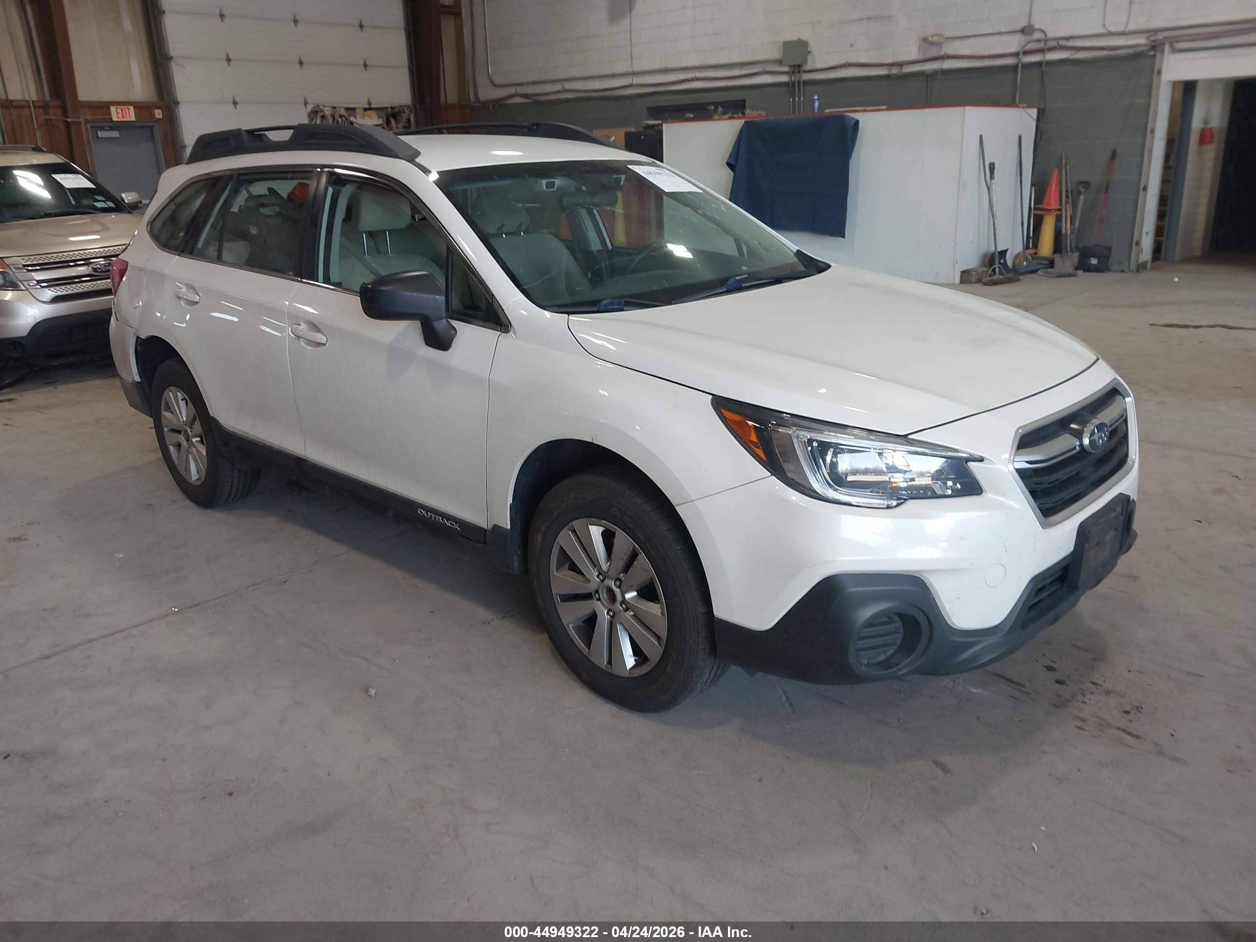 2019 Subaru Outback, VIN 4S4BSABC2K3373473 — Зад