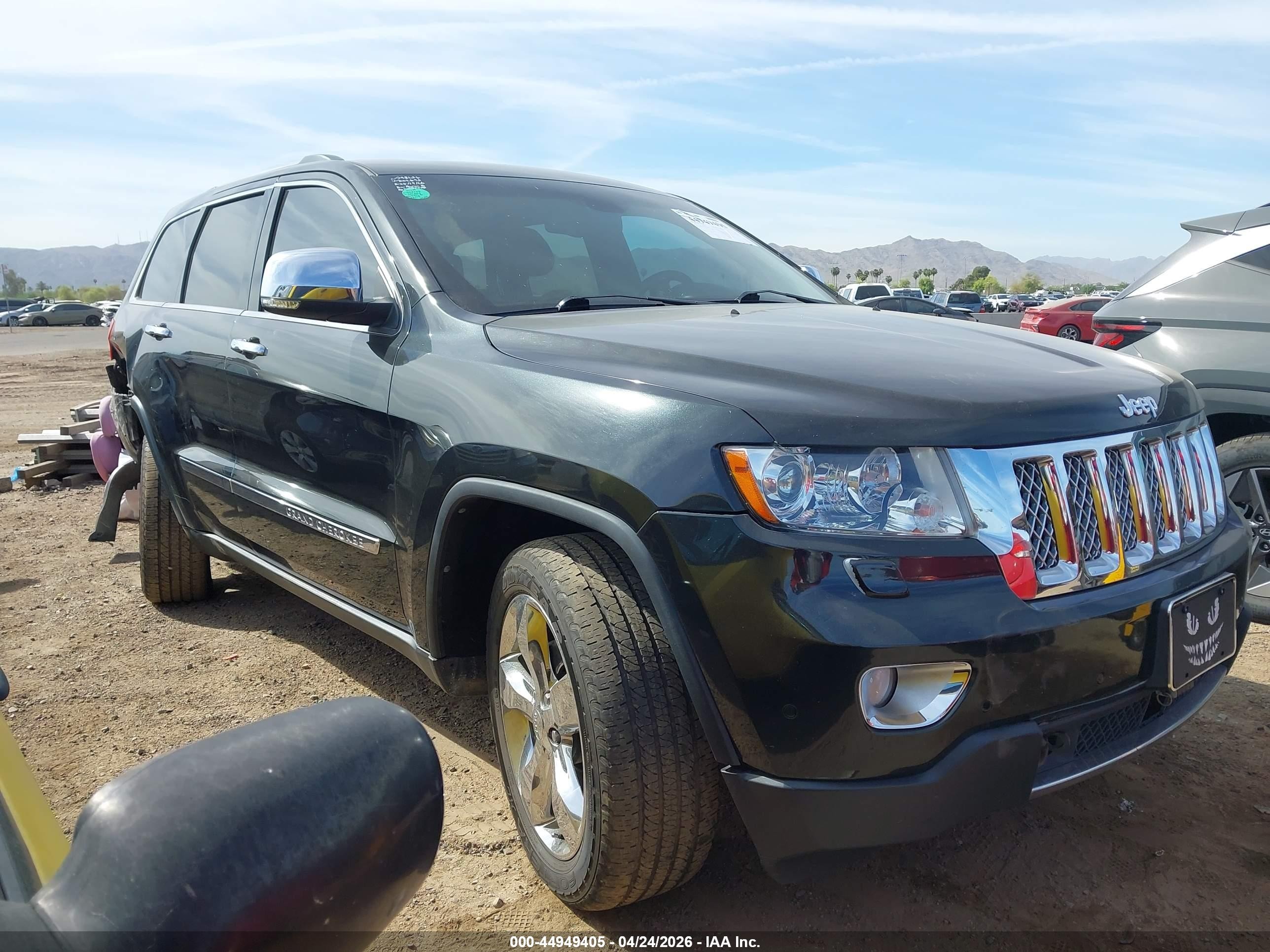 2013 Jeep Grand Cherokee Overland, VIN 1C4RJFCTXDC602695 — Rear end