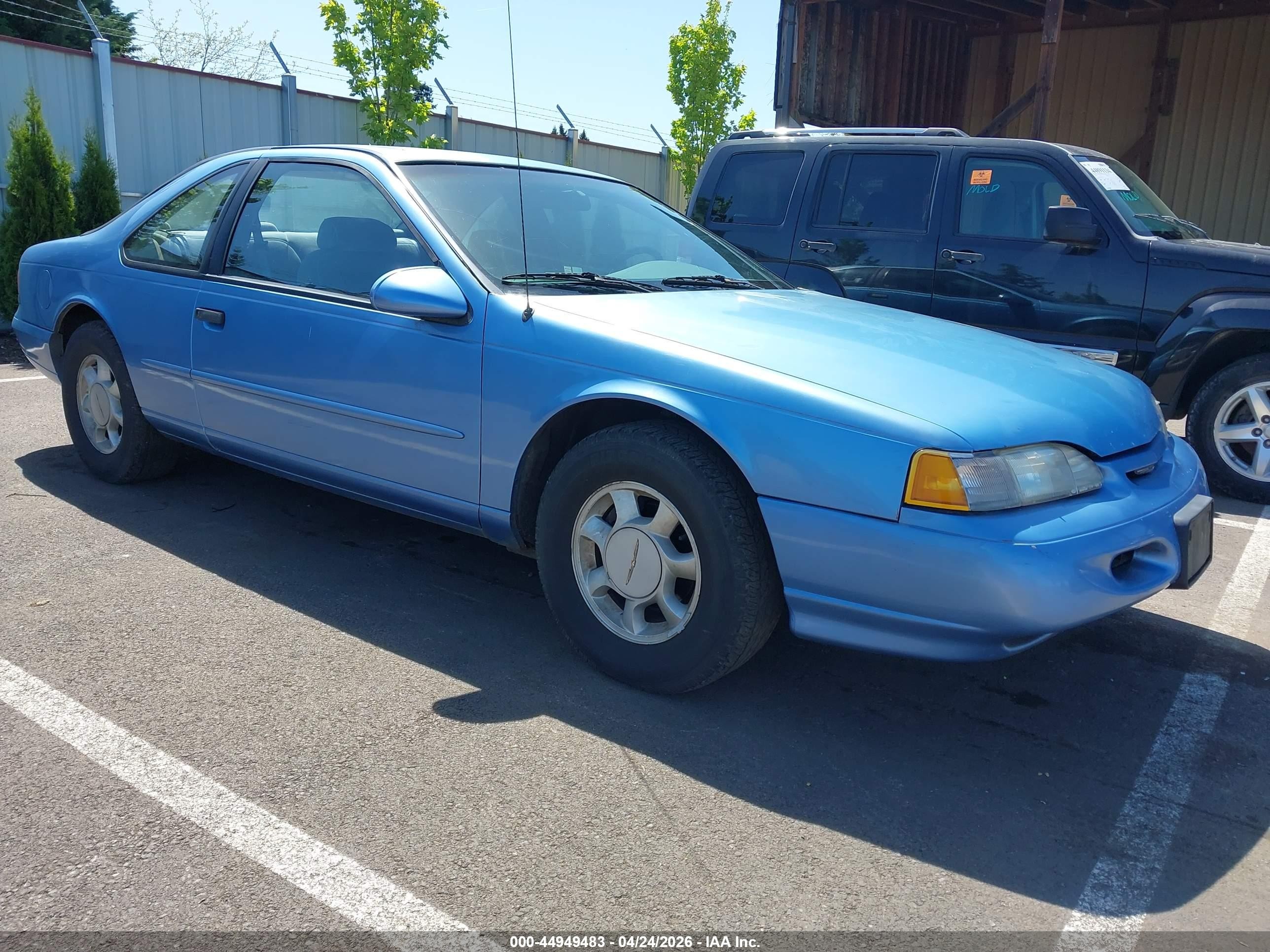 1994 Ford Thunderbird LX, VIN 1FALP6246RH104248 — Normal wear