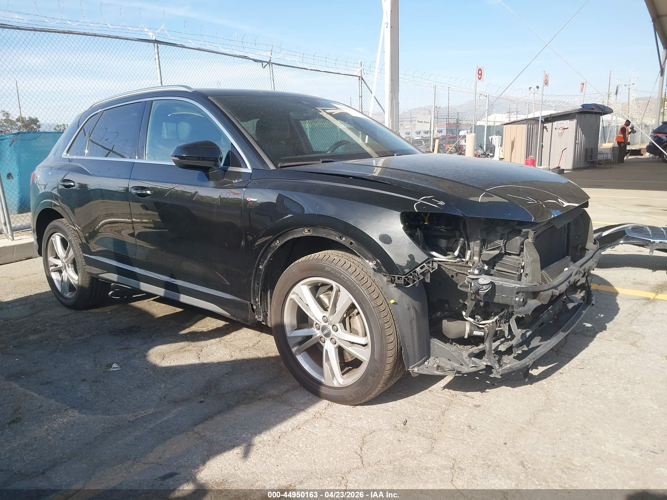 2020 Audi Q3 S line Premium Plus, VIN WA1EECF30L1060184 — Перед