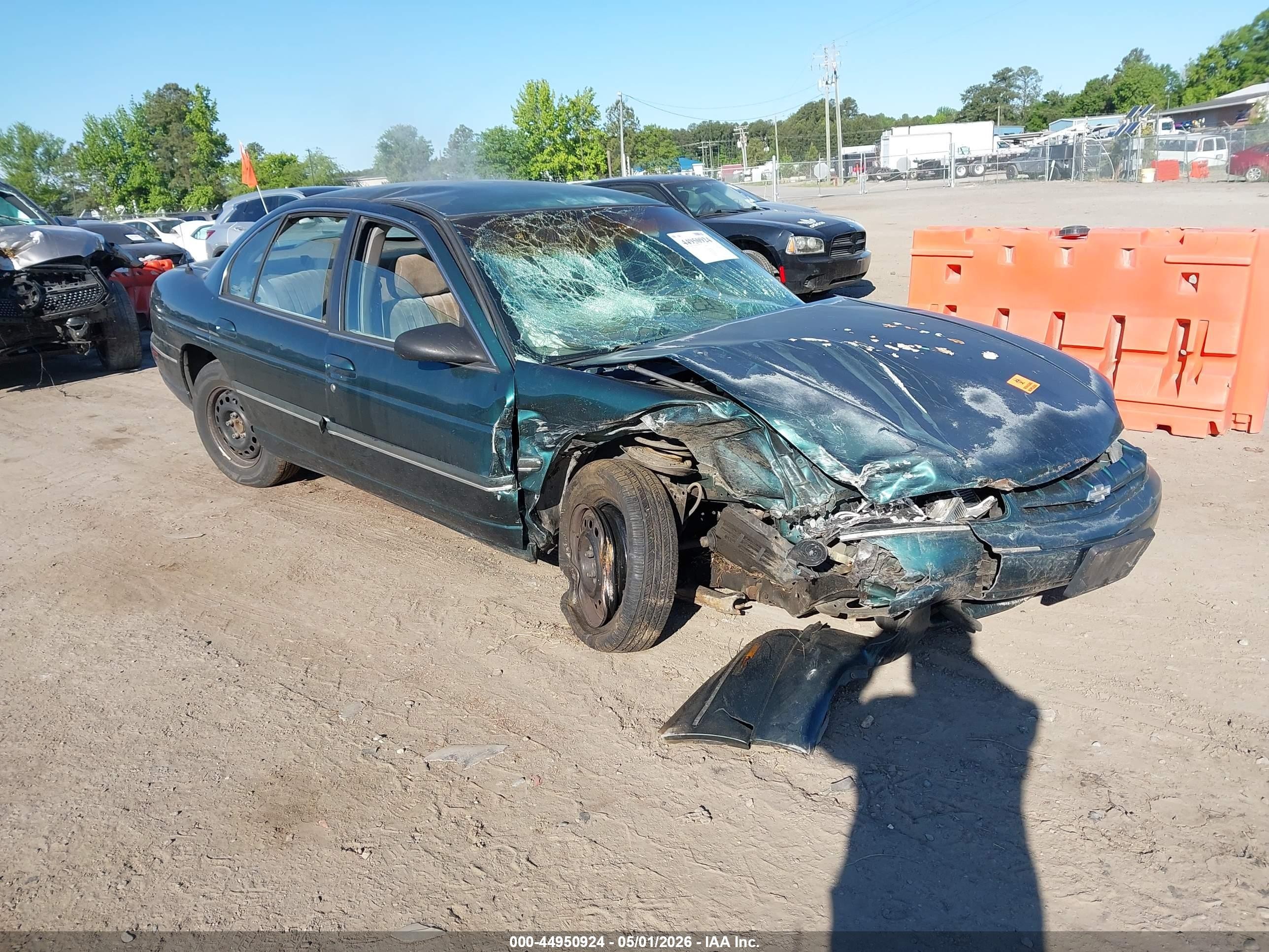 2001 Chevrolet Lumina, VIN 2G1WL52J611270028 — Front end